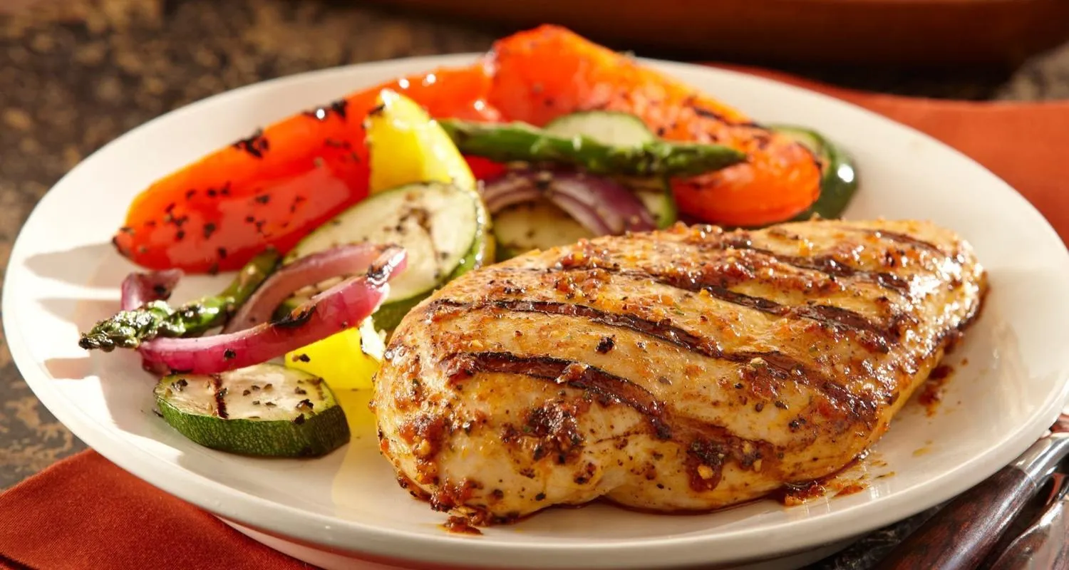 Restaurant/places to eat in Hotel Lindaraja