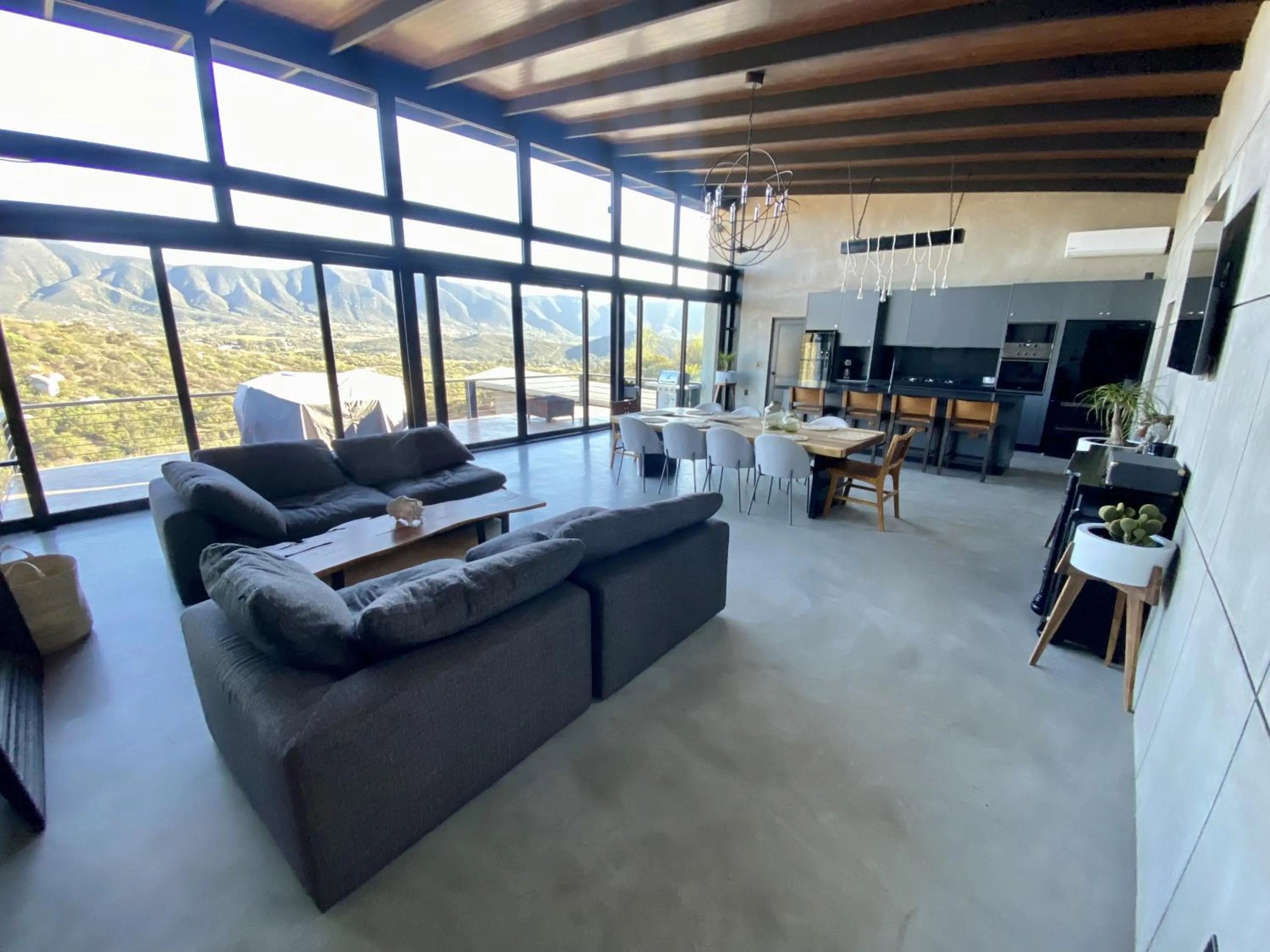 TV and multimedia in Prajna Valle de Guadalupe