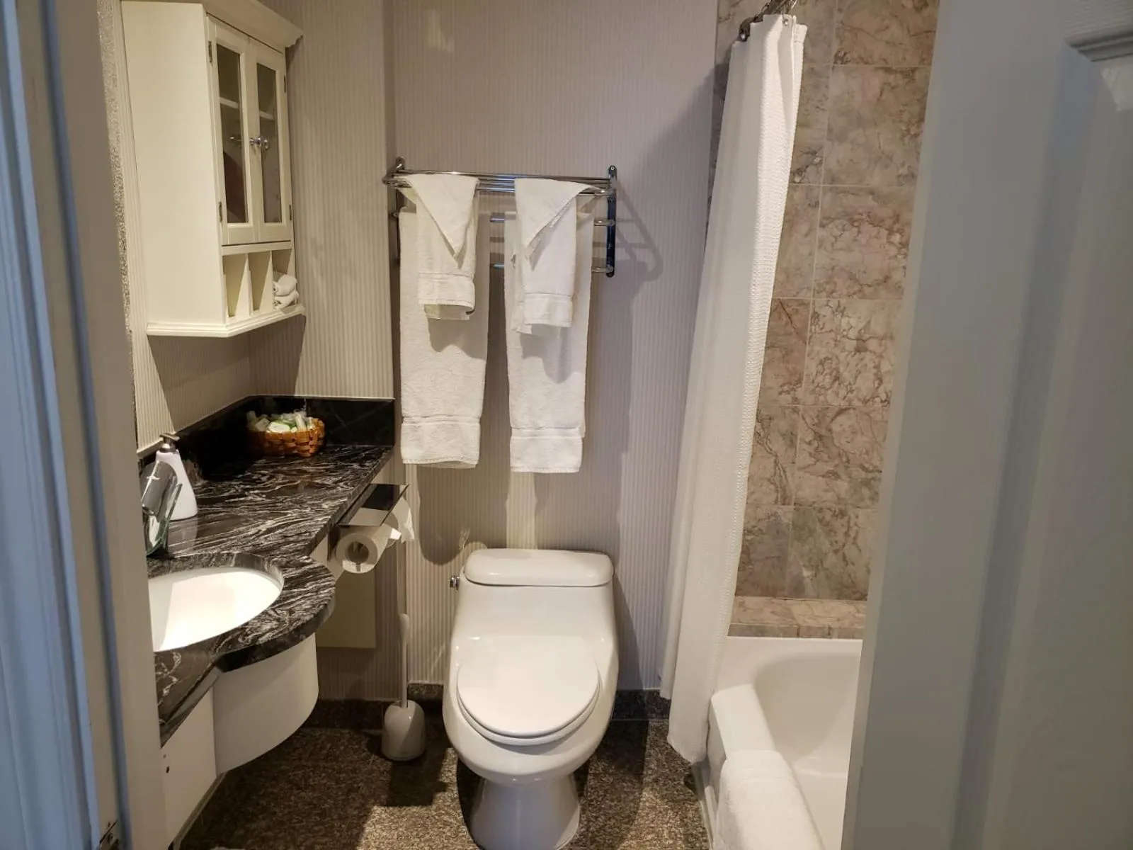 Shower in Parc Suites Hotel