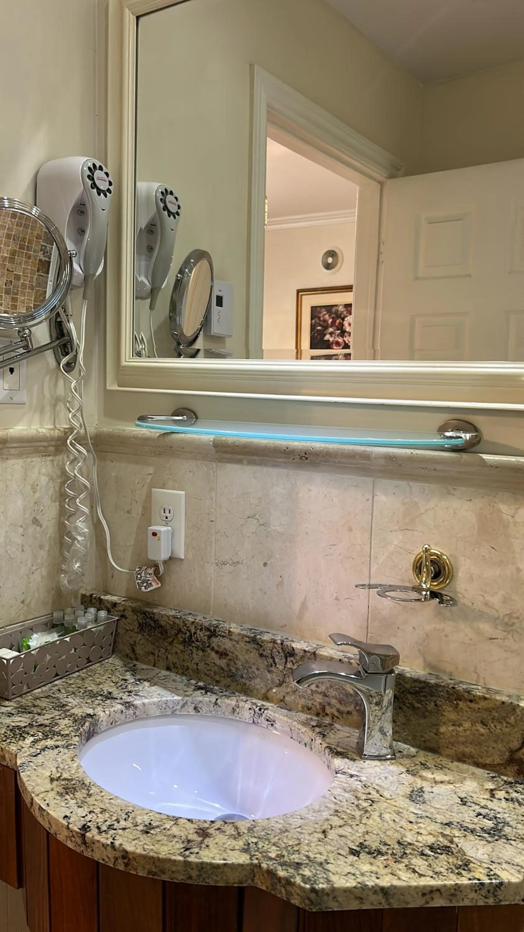 Bathroom in Parc Suites Hotel