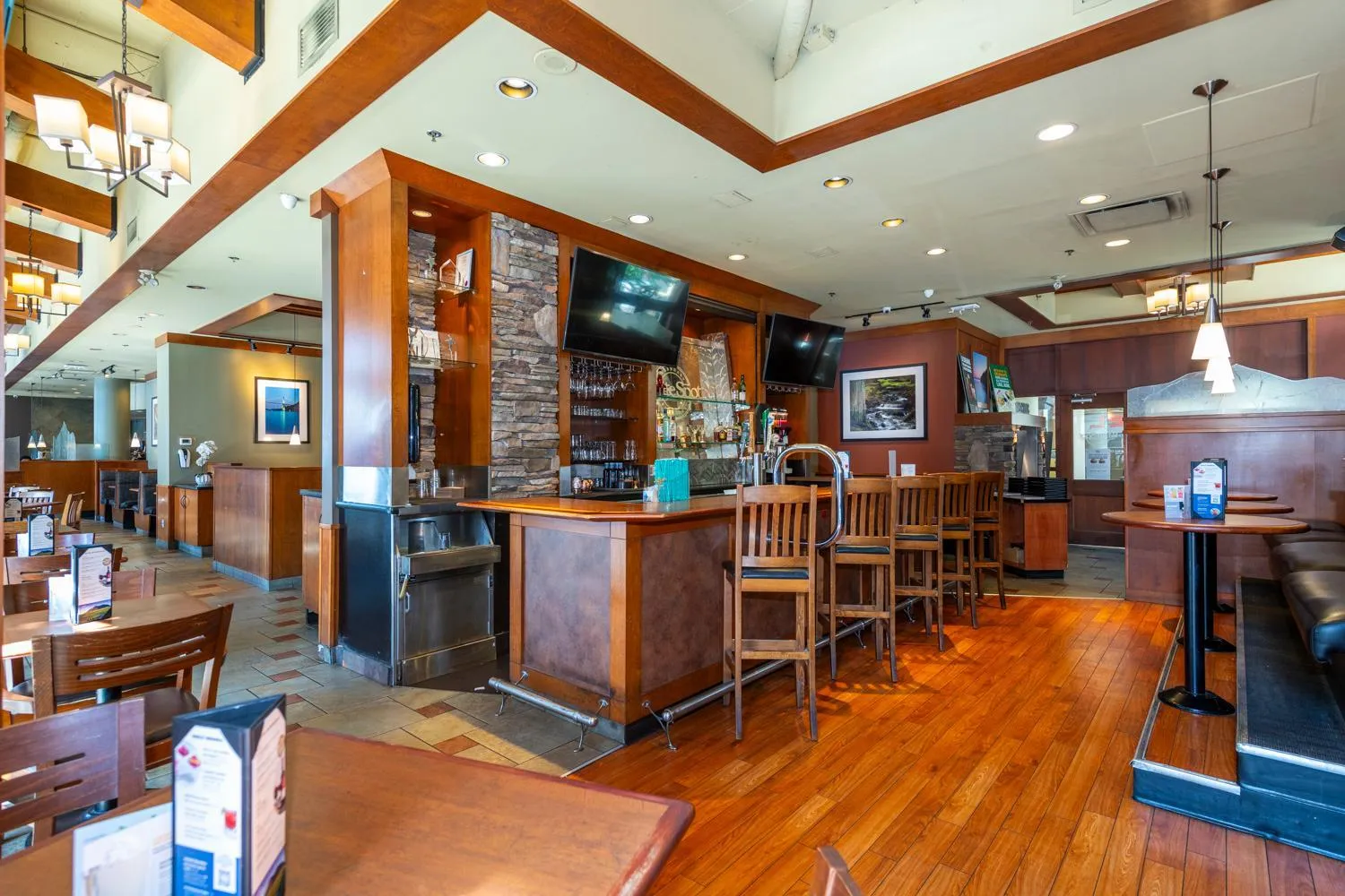 Restaurant/places to eat in Grand Park Hotel & Suites Downtown Vancouver, an Ascend Collection Hotel