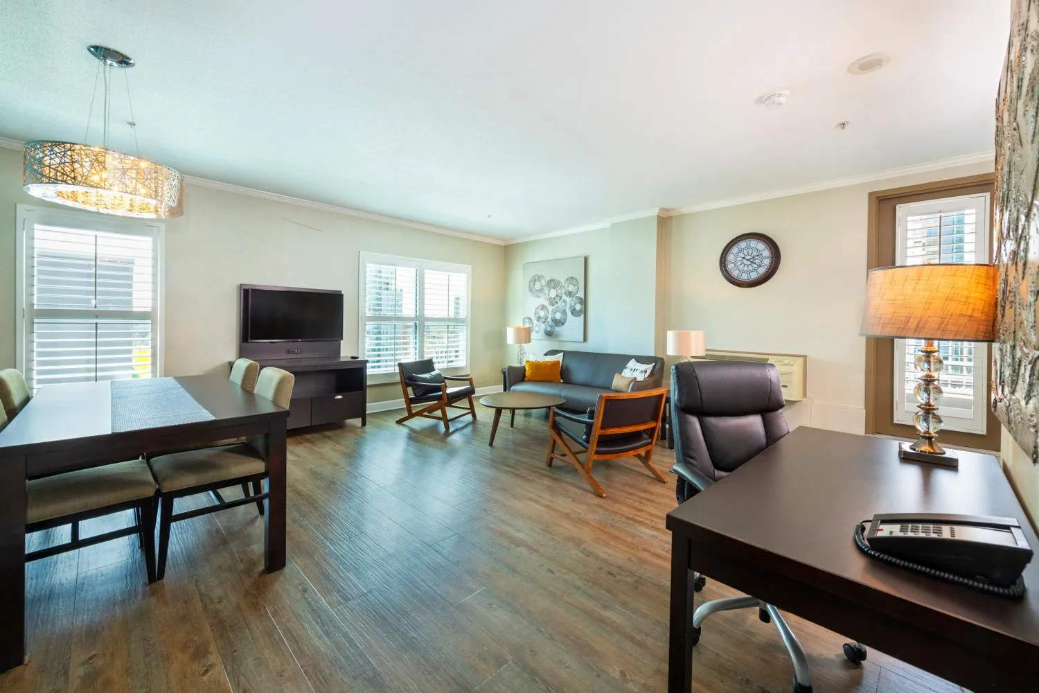 TV and multimedia in Grand Park Hotel & Suites Downtown Vancouver, an Ascend Collection Hotel