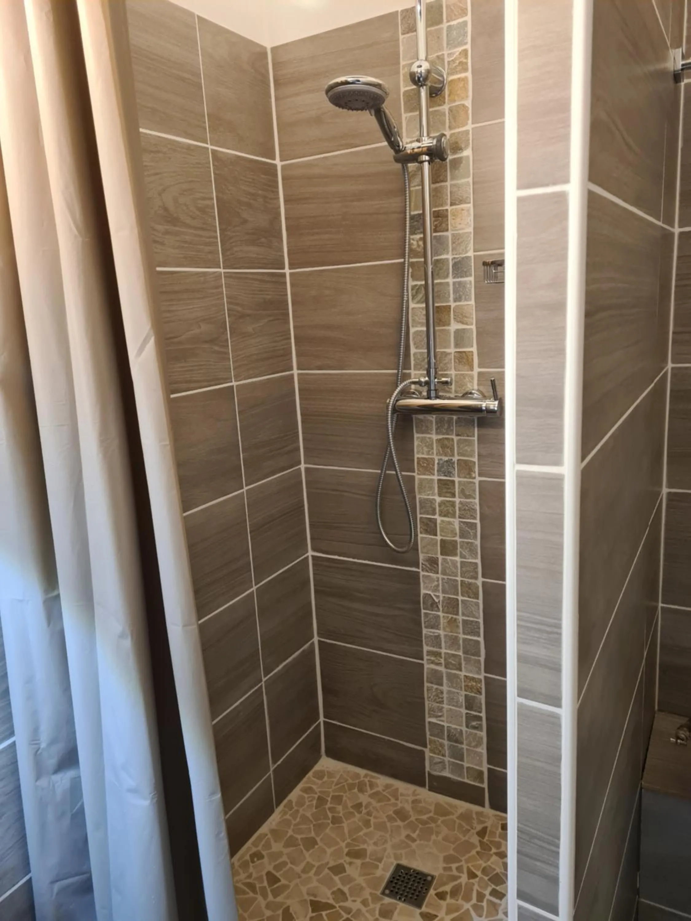 Bathroom in La Maison Thimadaise