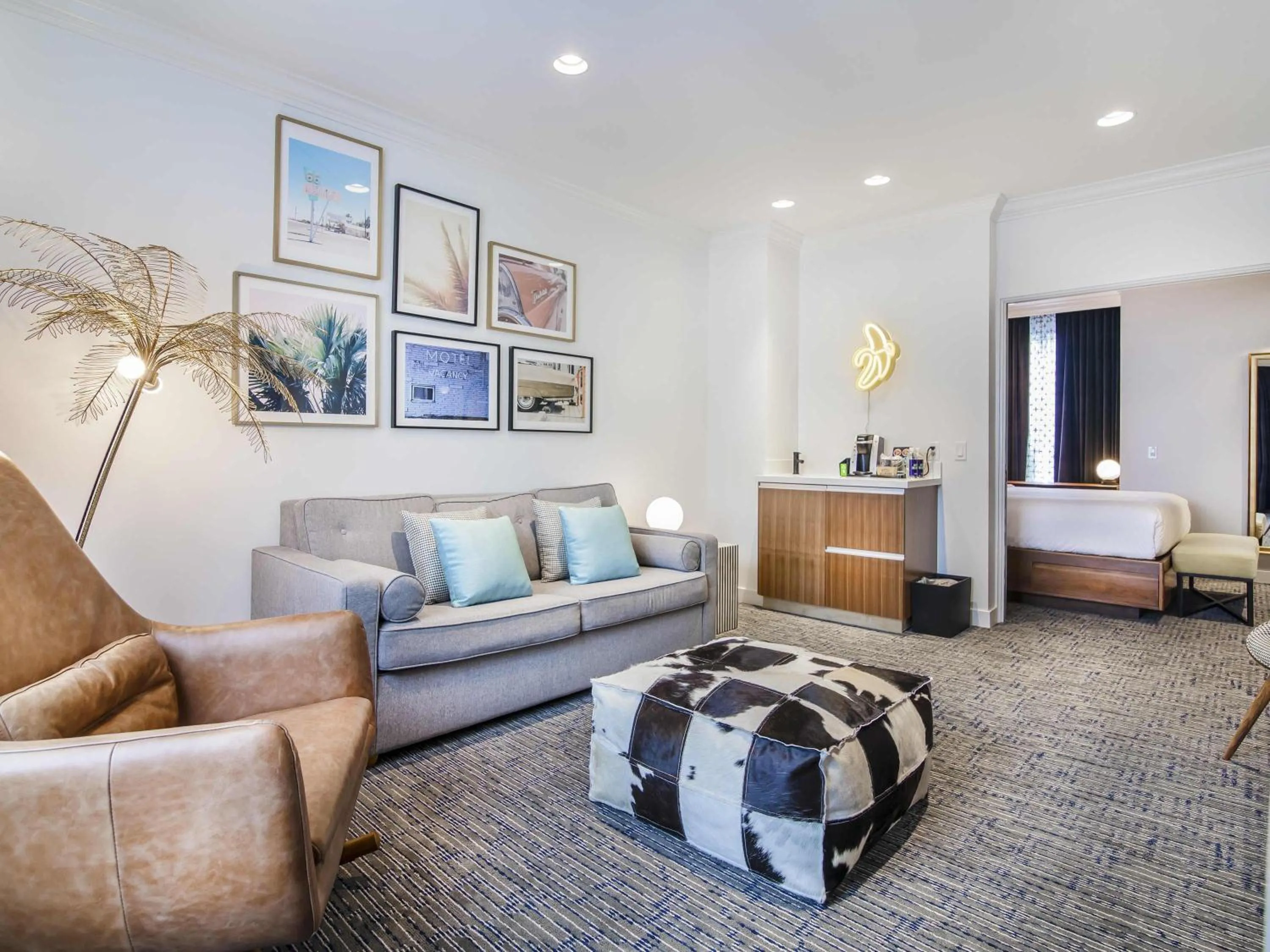 Bedroom in Hotel Belmont Vancouver - MGallery Collection