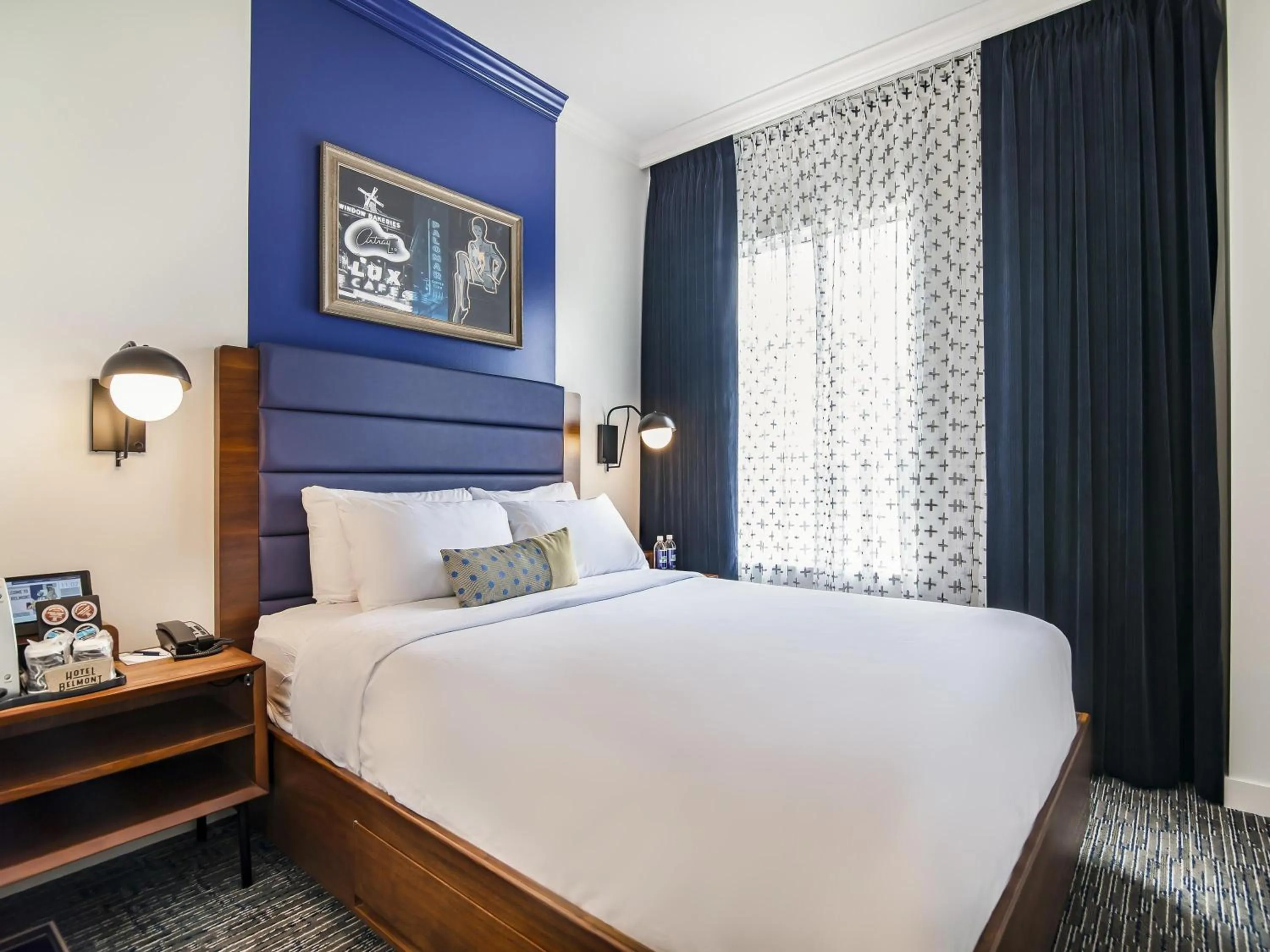 Bedroom, Bed in Hotel Belmont Vancouver - MGallery Collection