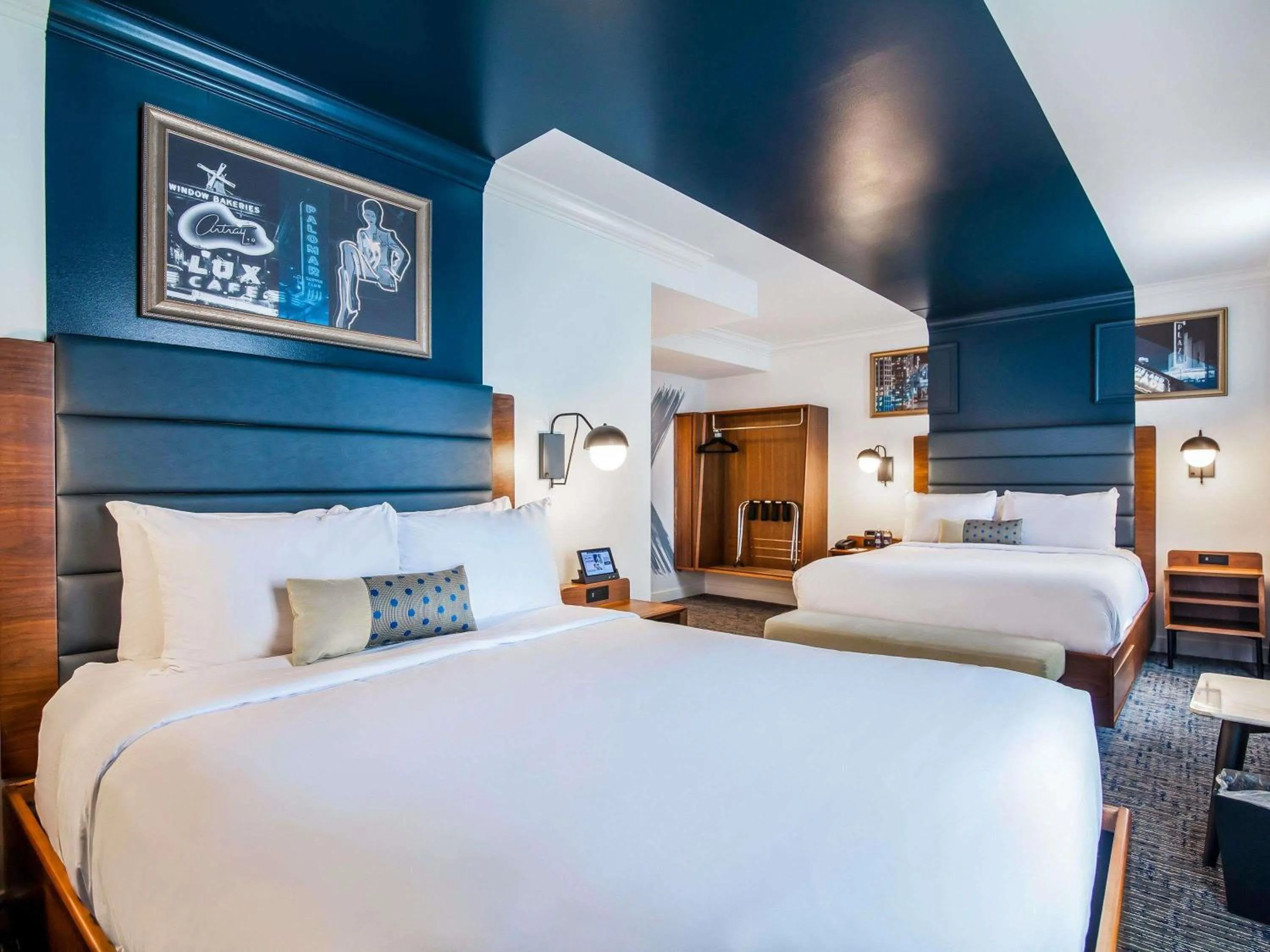 Bedroom, Bed in Hotel Belmont Vancouver - MGallery Collection