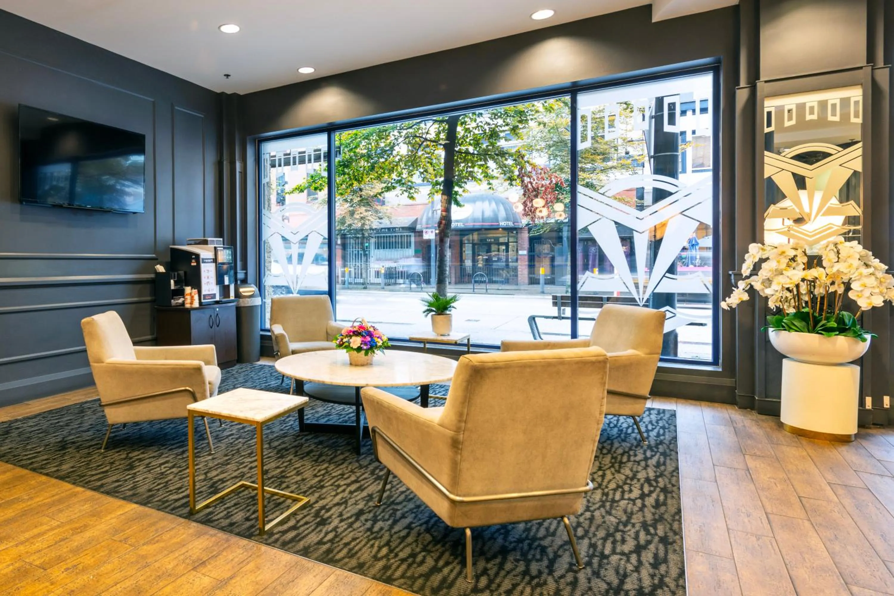 Seating area in Quality Inn & Suites