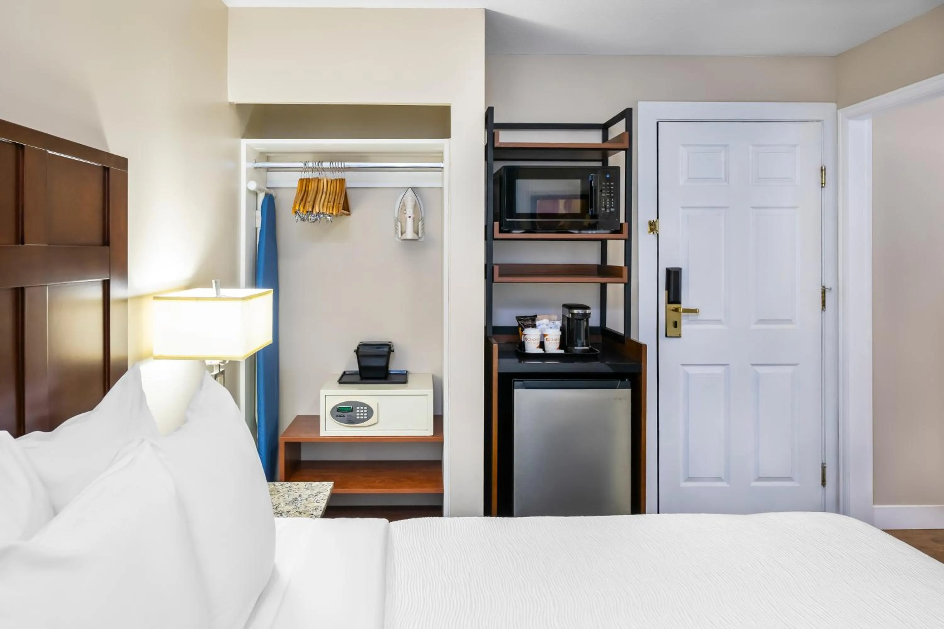 Photo of the whole room, Bed in Quality Inn & Suites