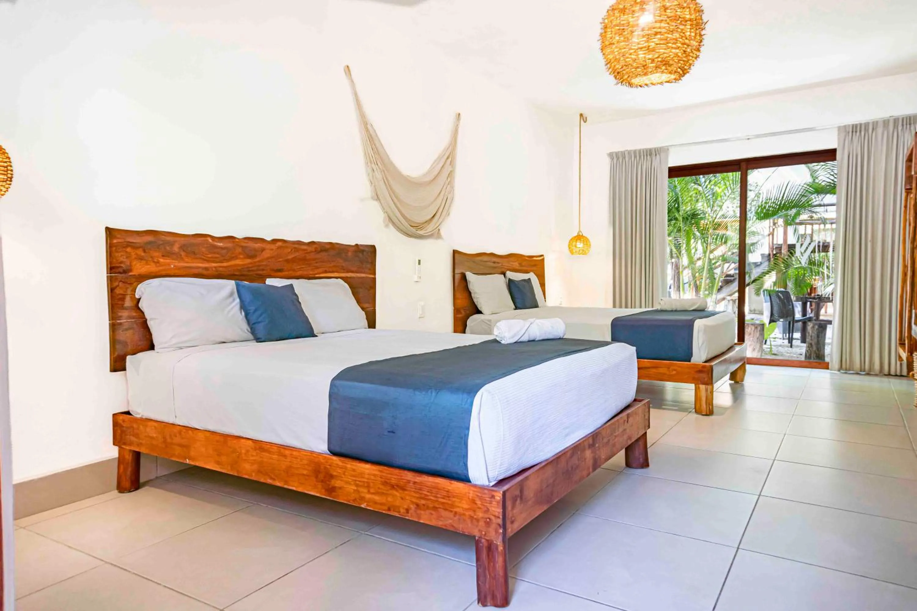 Toilet, Bed in Niik Tulum