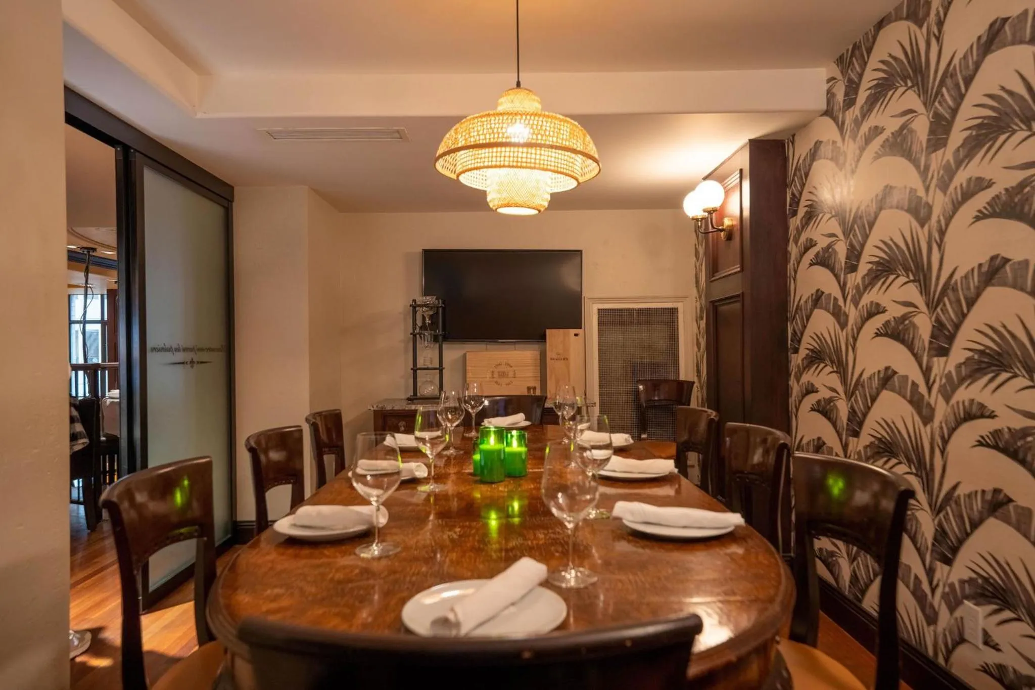 Dining area in Hotel Le Soleil by Executive Hotels