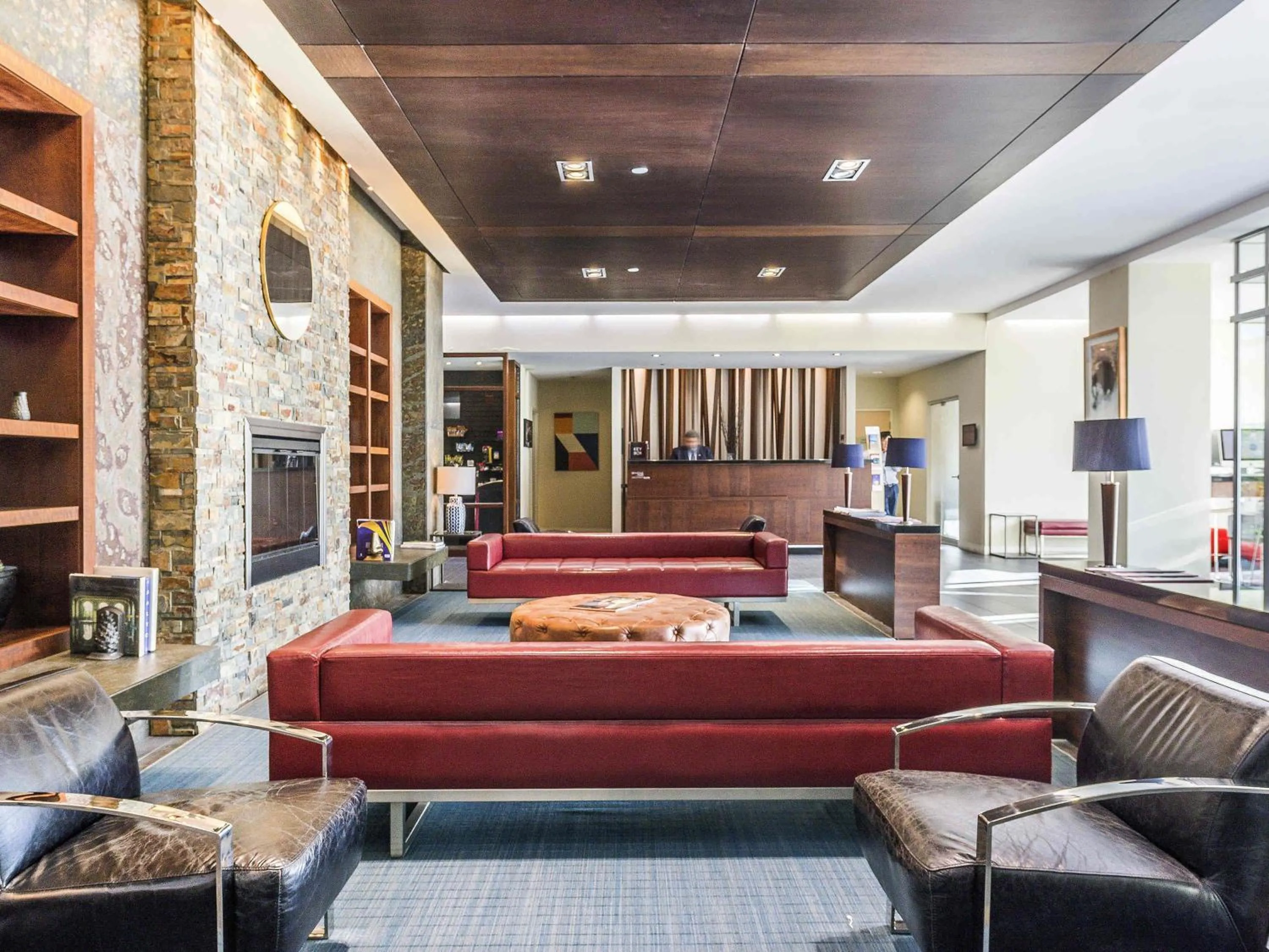 Property building in Novotel Montréal Aéroport