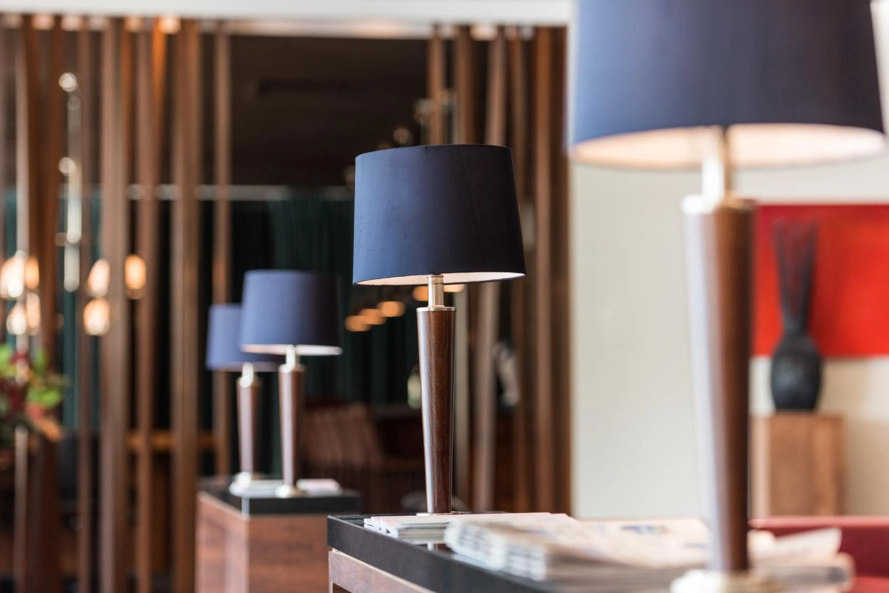 Lobby or reception in Novotel Montréal Aéroport