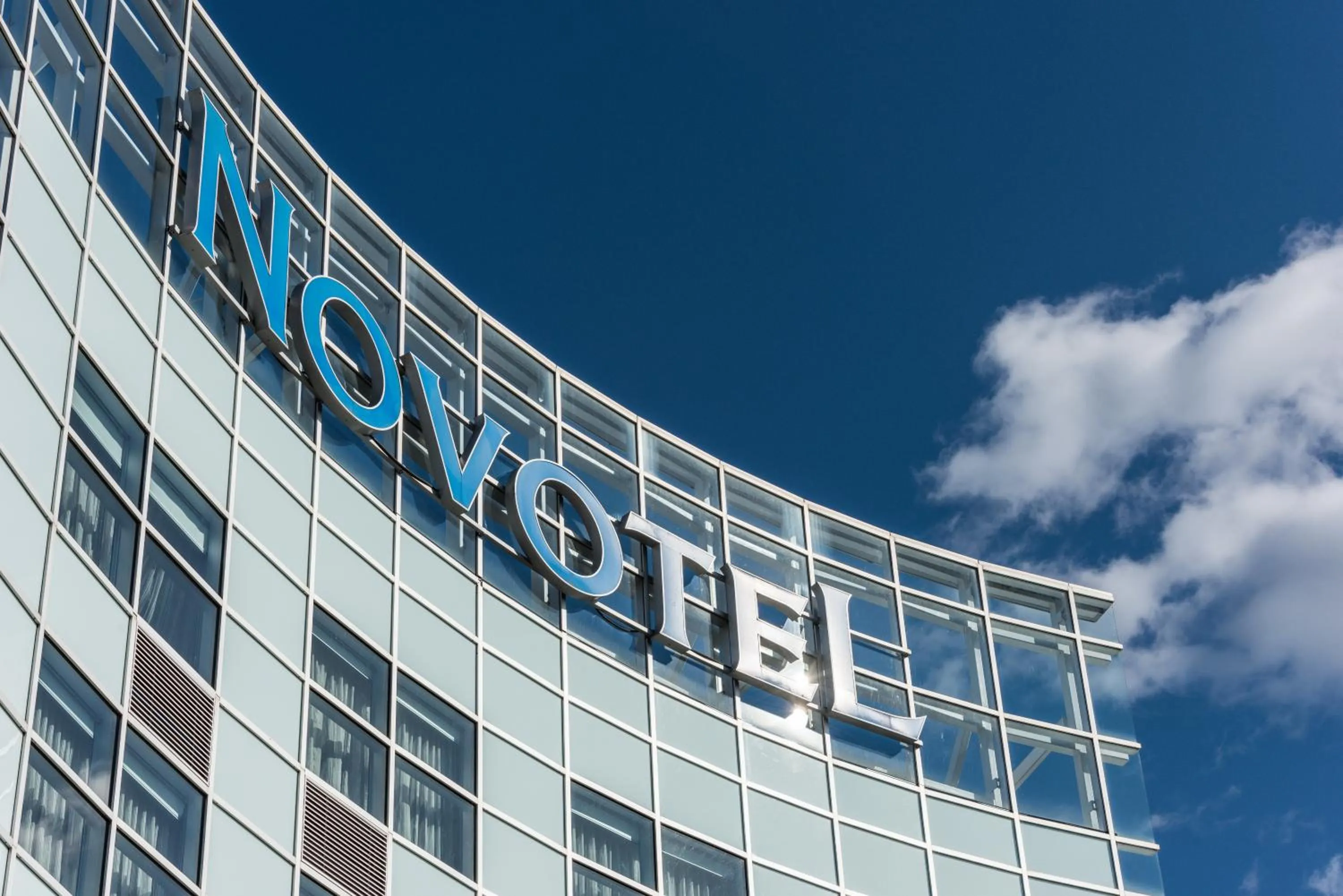 Property building in Novotel Montréal Aéroport
