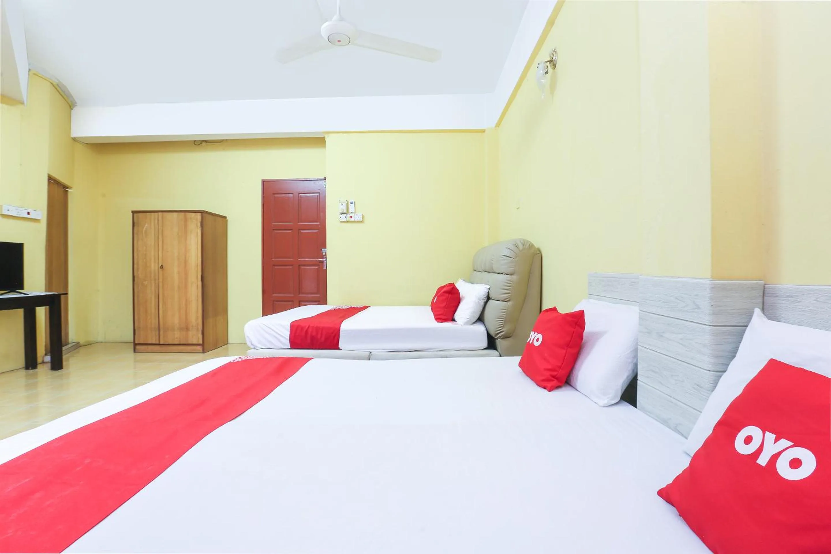 Bedroom in OYO 90321 Hotel Bajet Sri Manal