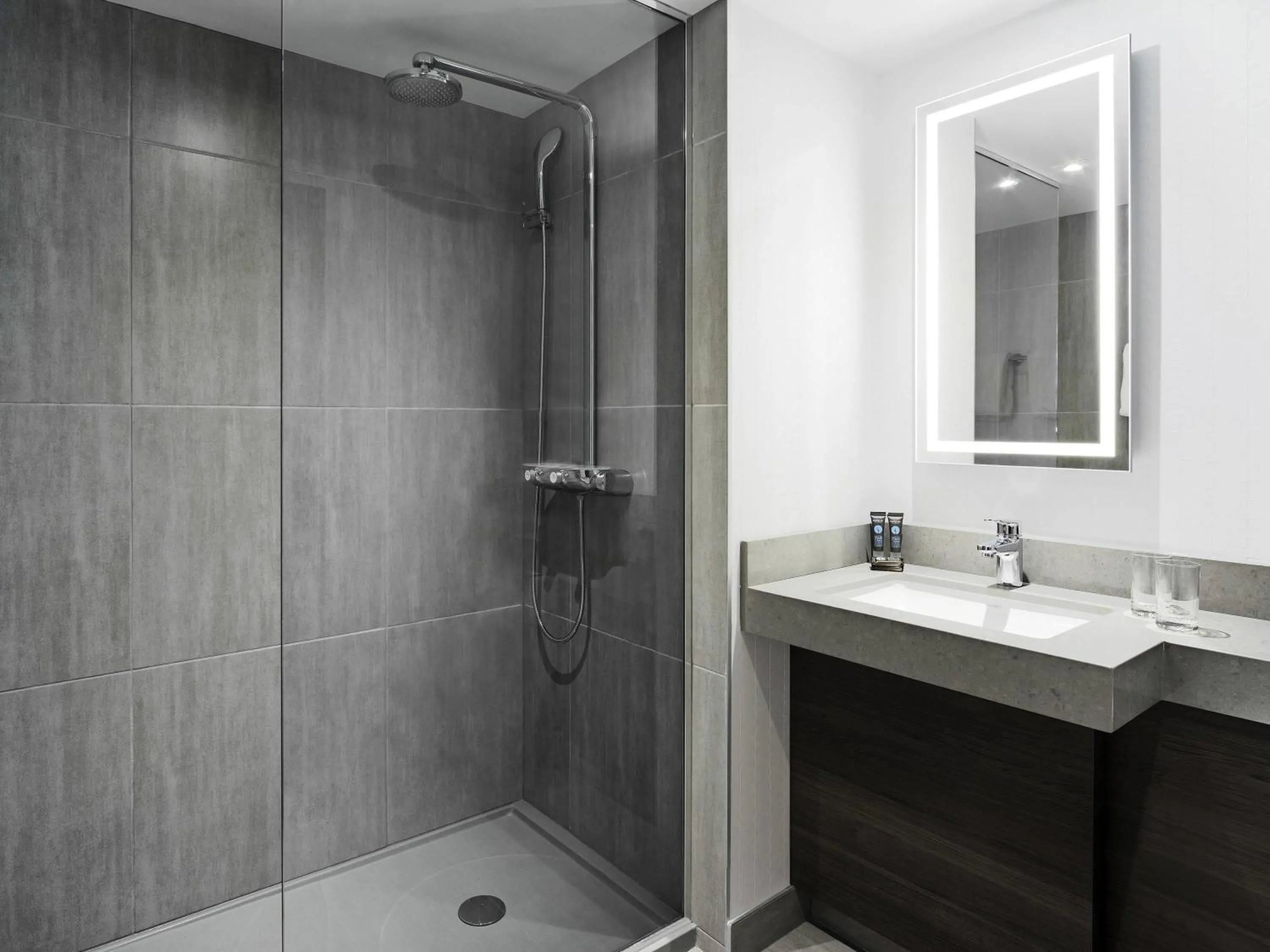 Bedroom in Novotel Montreal Center