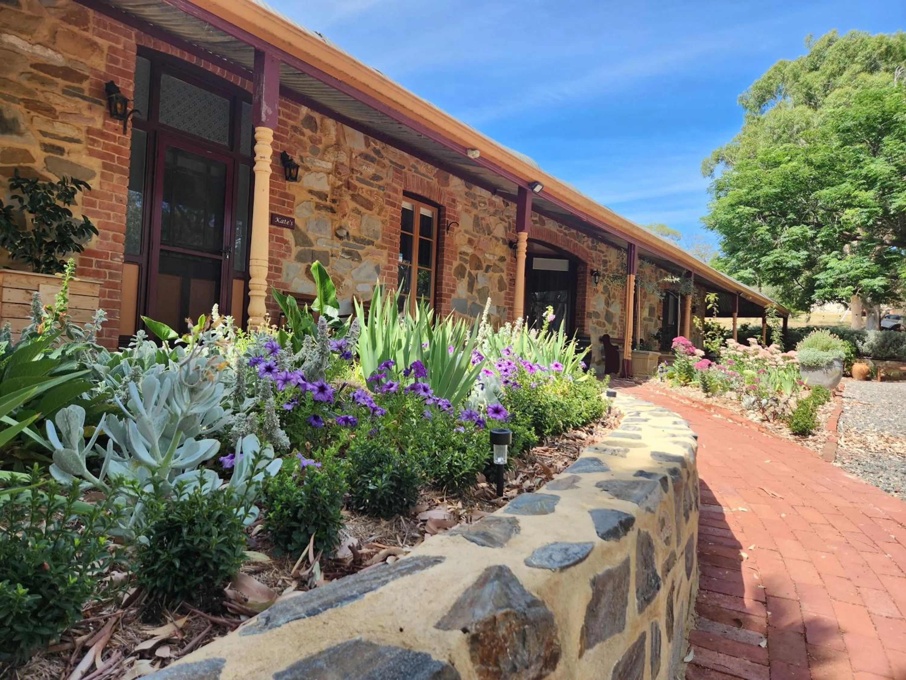 Property building in Marananga Cottages