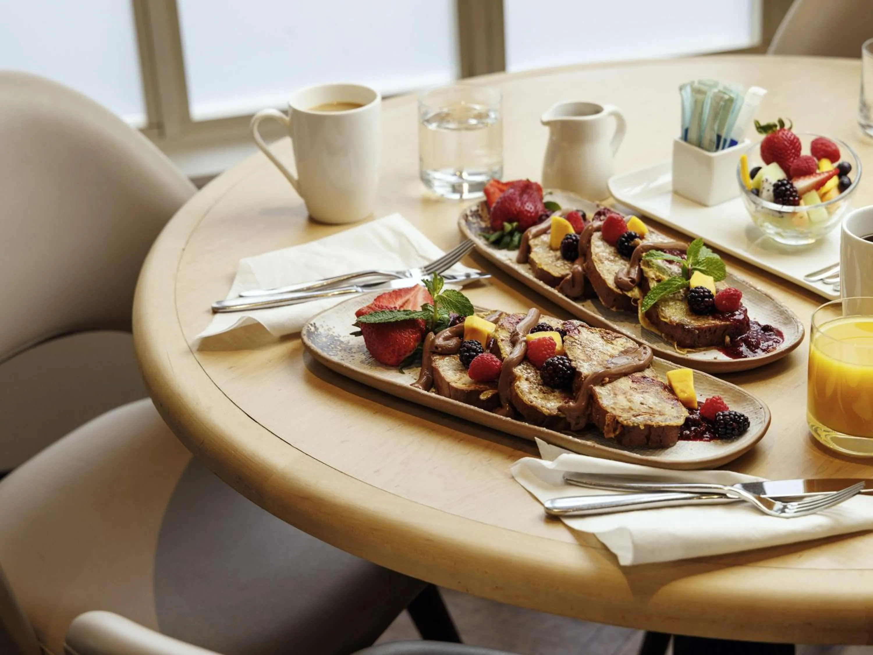 Restaurant/places to eat in The Novotel Toronto Centre