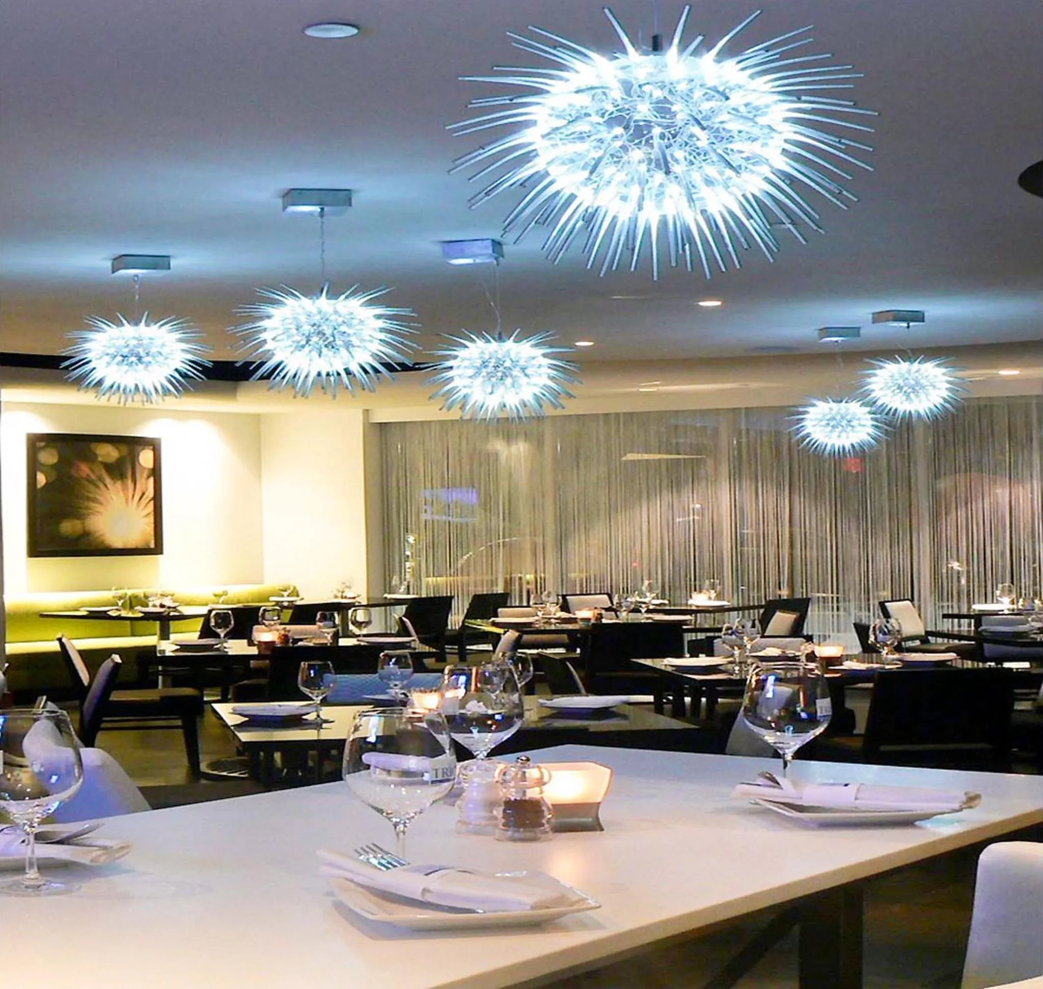 Restaurant/places to eat in Novotel Toronto North York