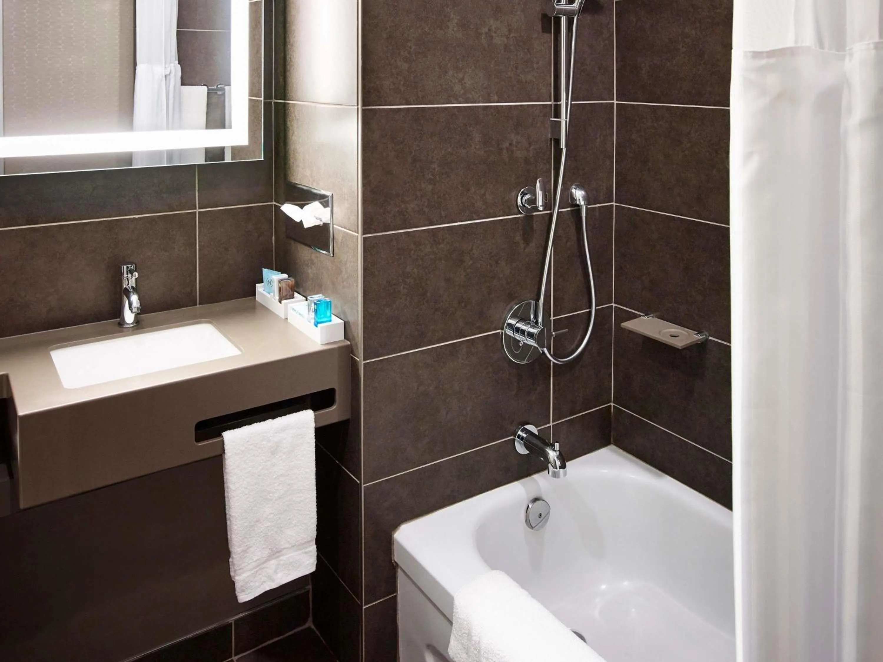 Bedroom in Novotel Toronto North York