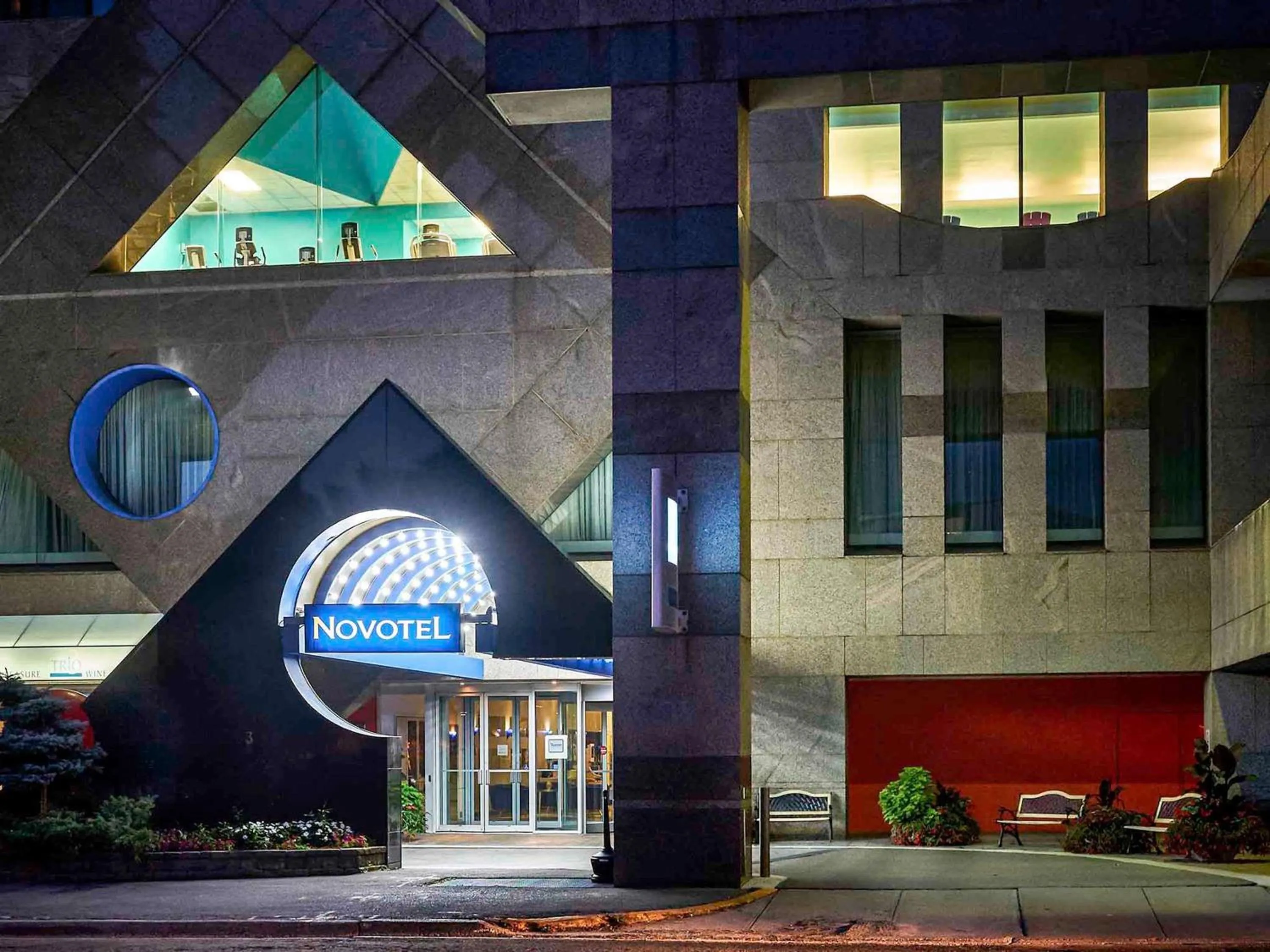 Property building in Novotel Toronto North York