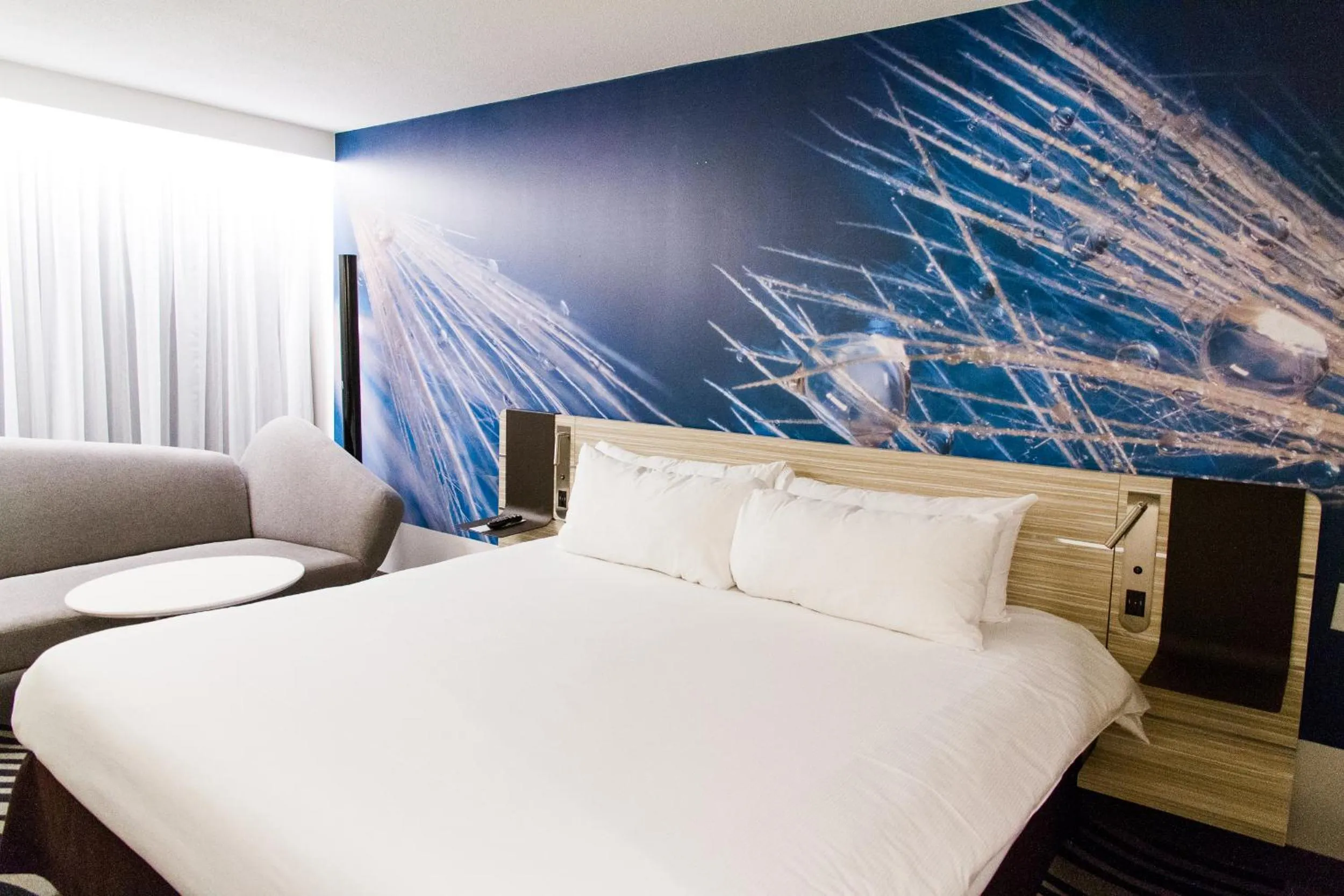 Bed in Novotel Toronto North York