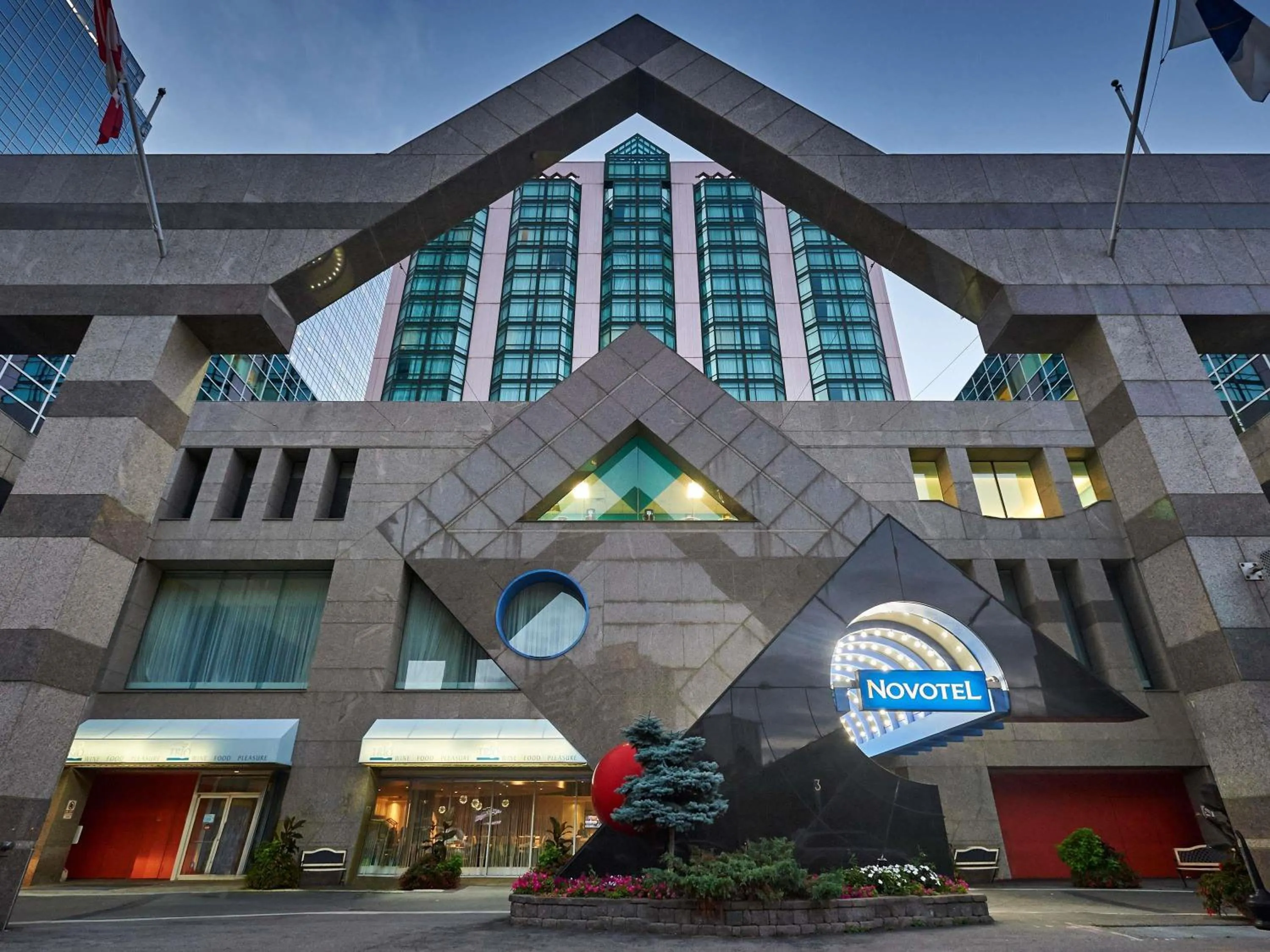Property building in Novotel Toronto North York