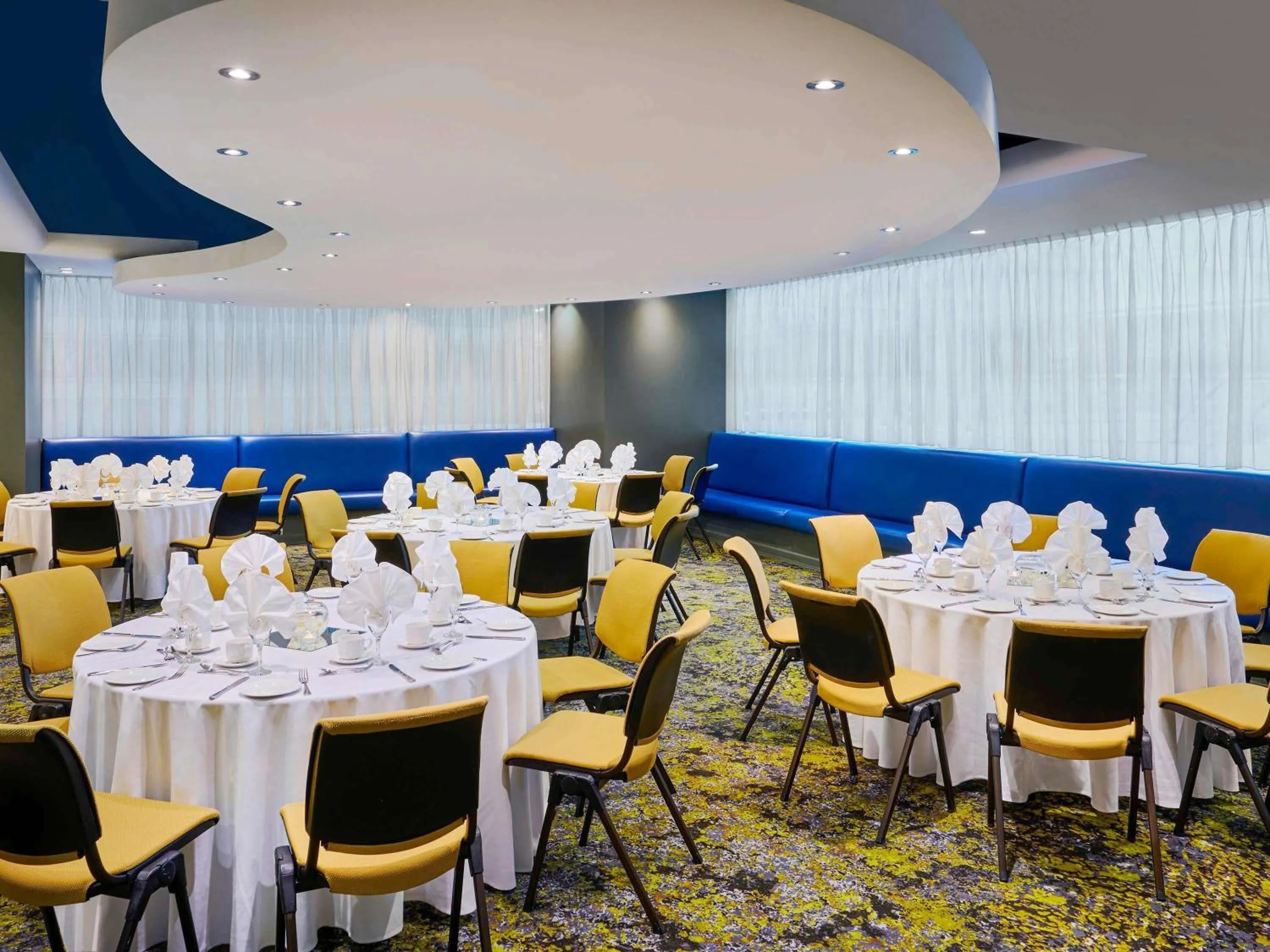 Meeting/conference room in Novotel Toronto North York