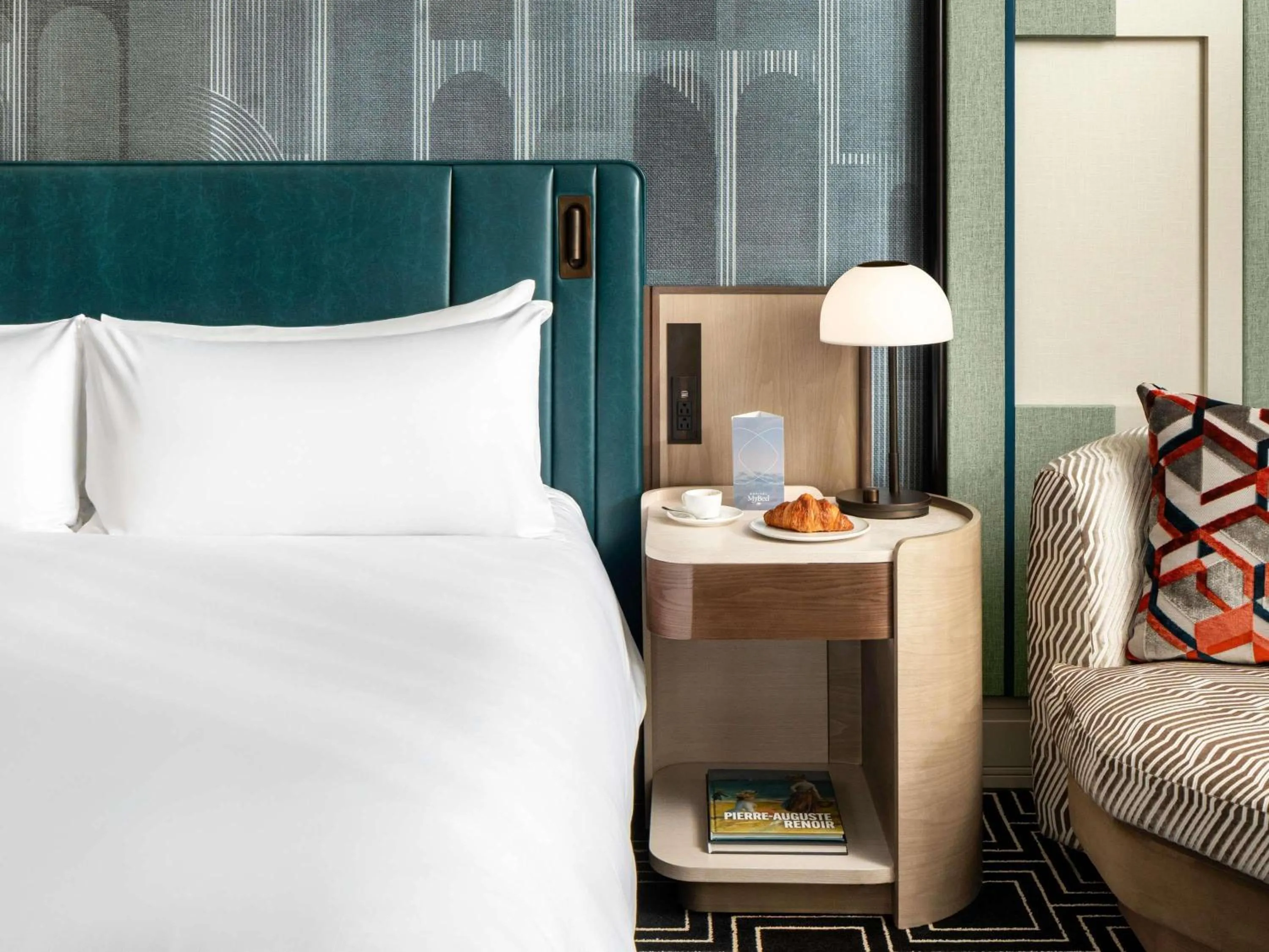 Bedroom, Bed in Sofitel Montreal Golden Mile