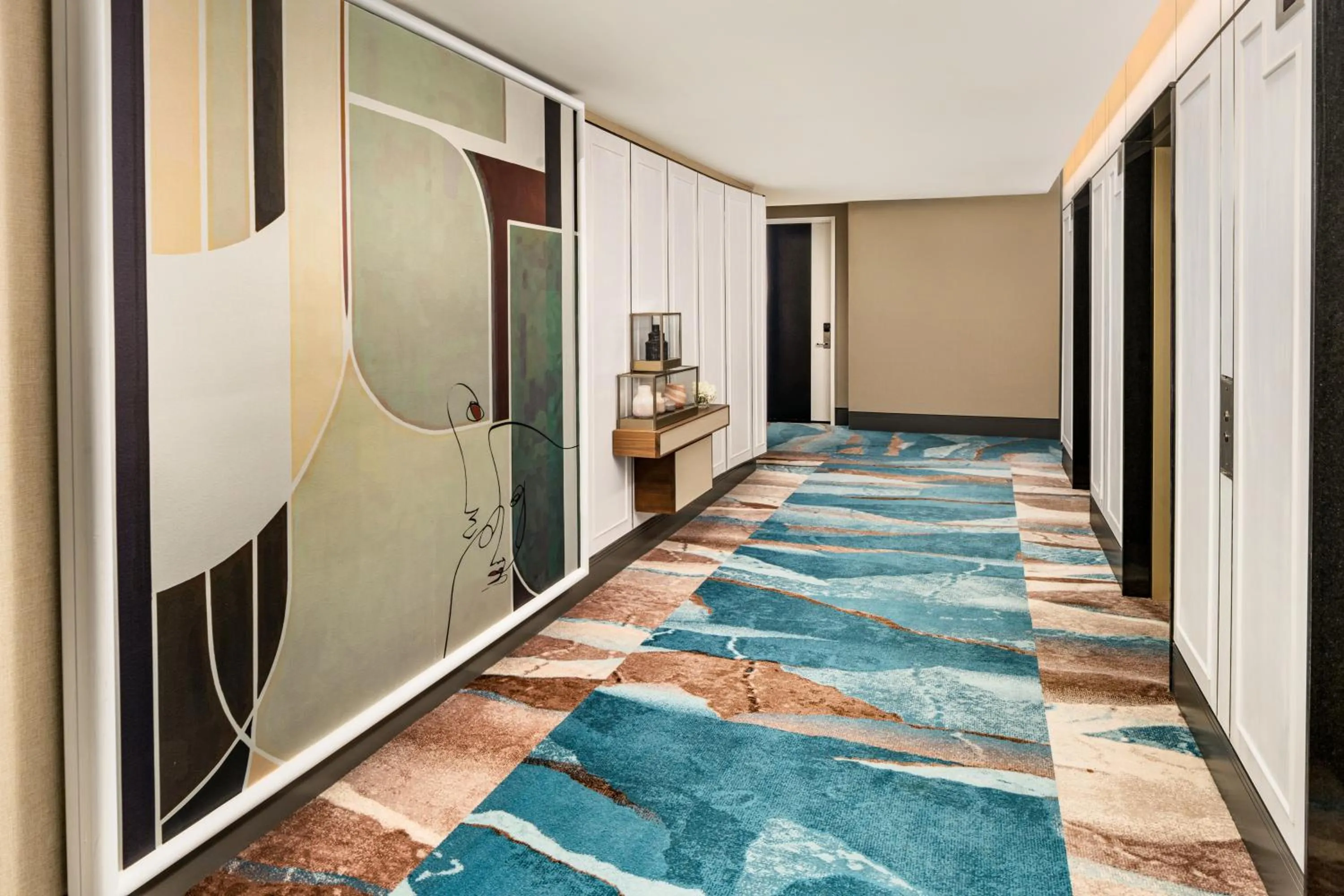 Bed in Sofitel Montreal Golden Mile