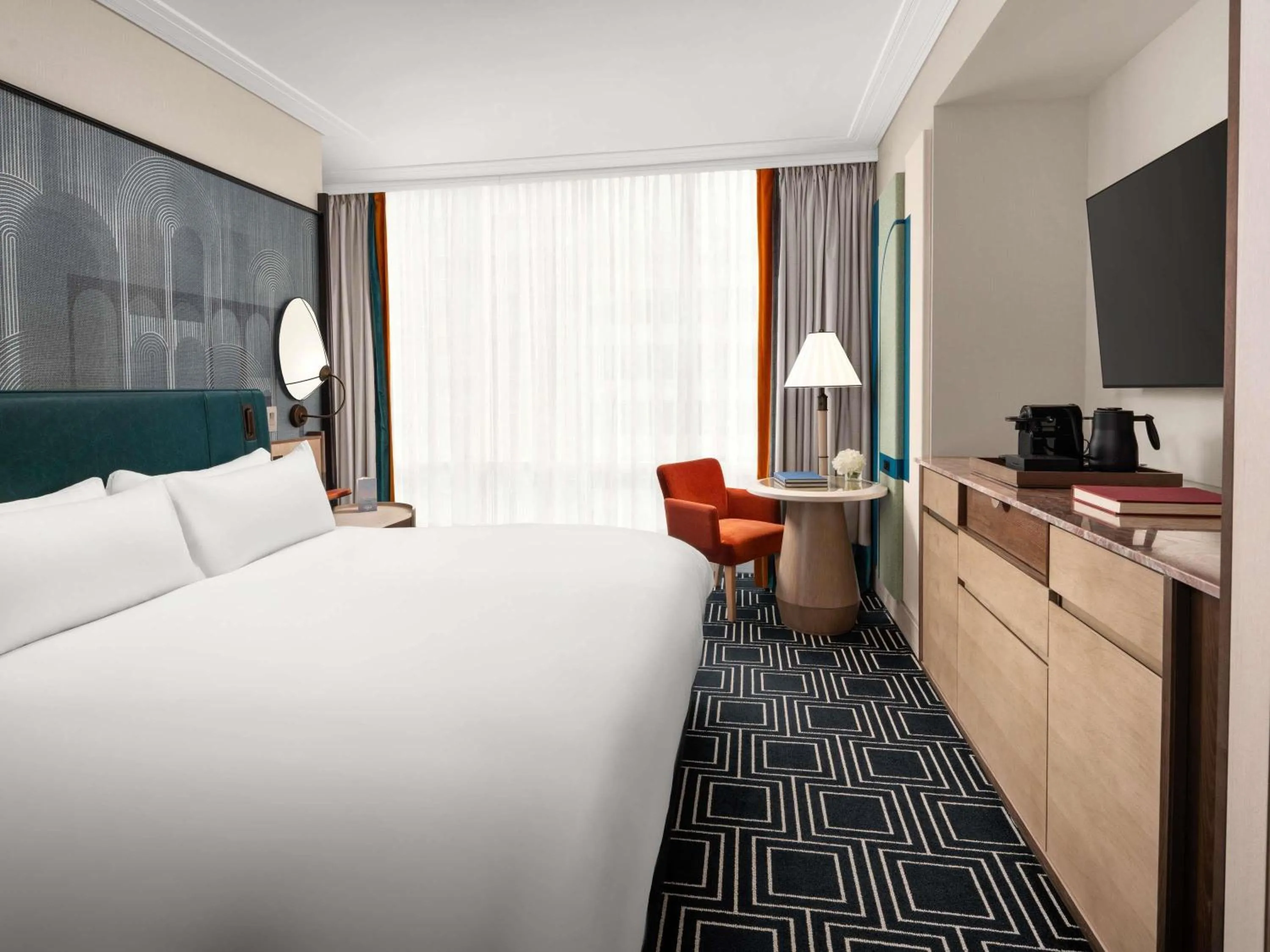 Bedroom, Bed in Sofitel Montreal Golden Mile