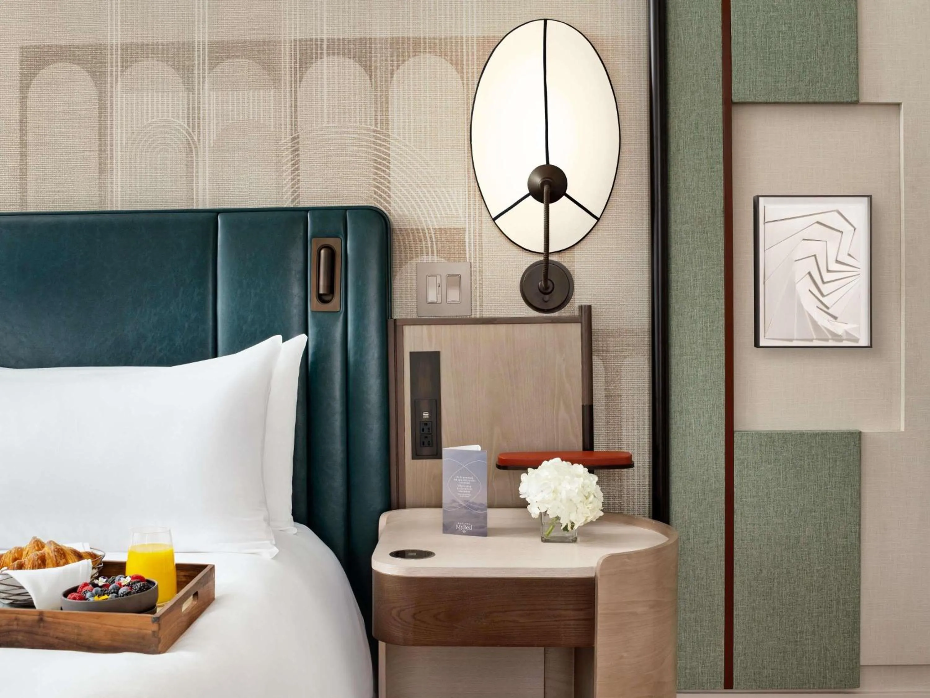 Bedroom, Bed in Sofitel Montreal Golden Mile