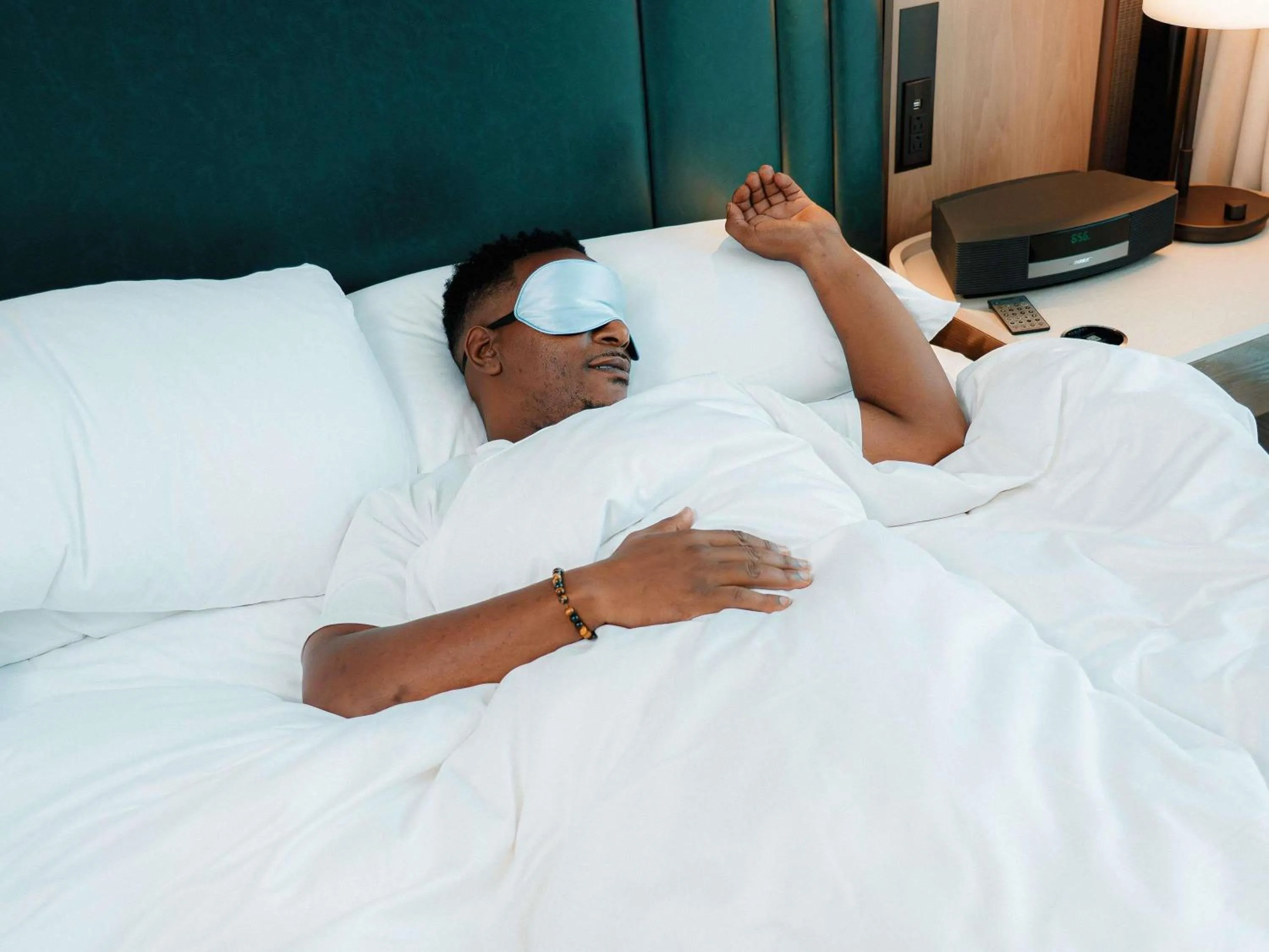 Bedroom, Bed in Sofitel Montreal Golden Mile