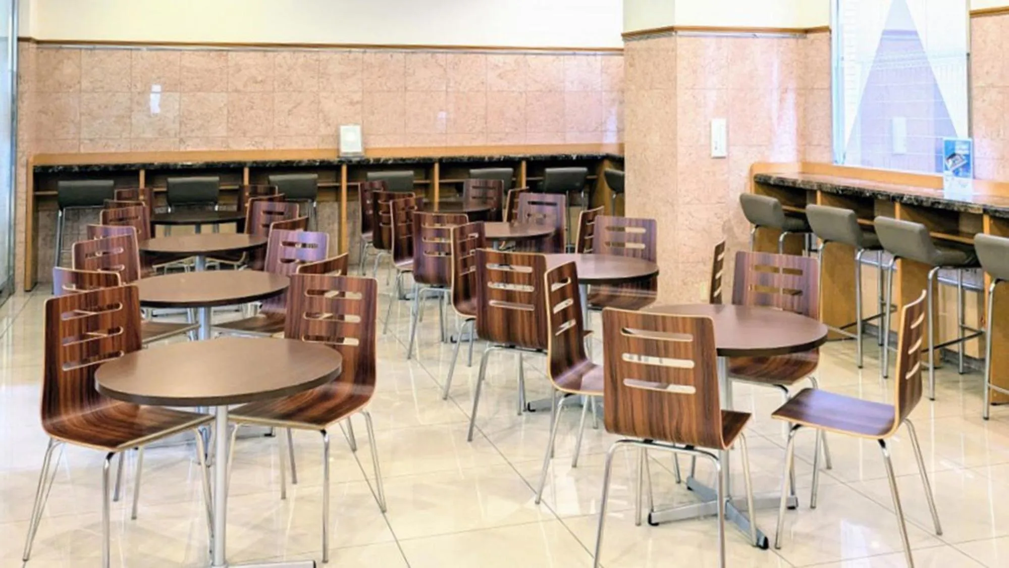 Lobby or reception in Toyoko Inn Yokohama Shinkoyasu Ekimae