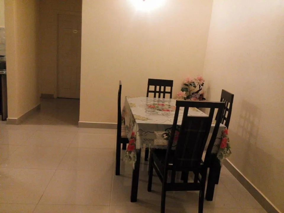 Dining area in Park Wood Suites-Fully Vaccinated Staff