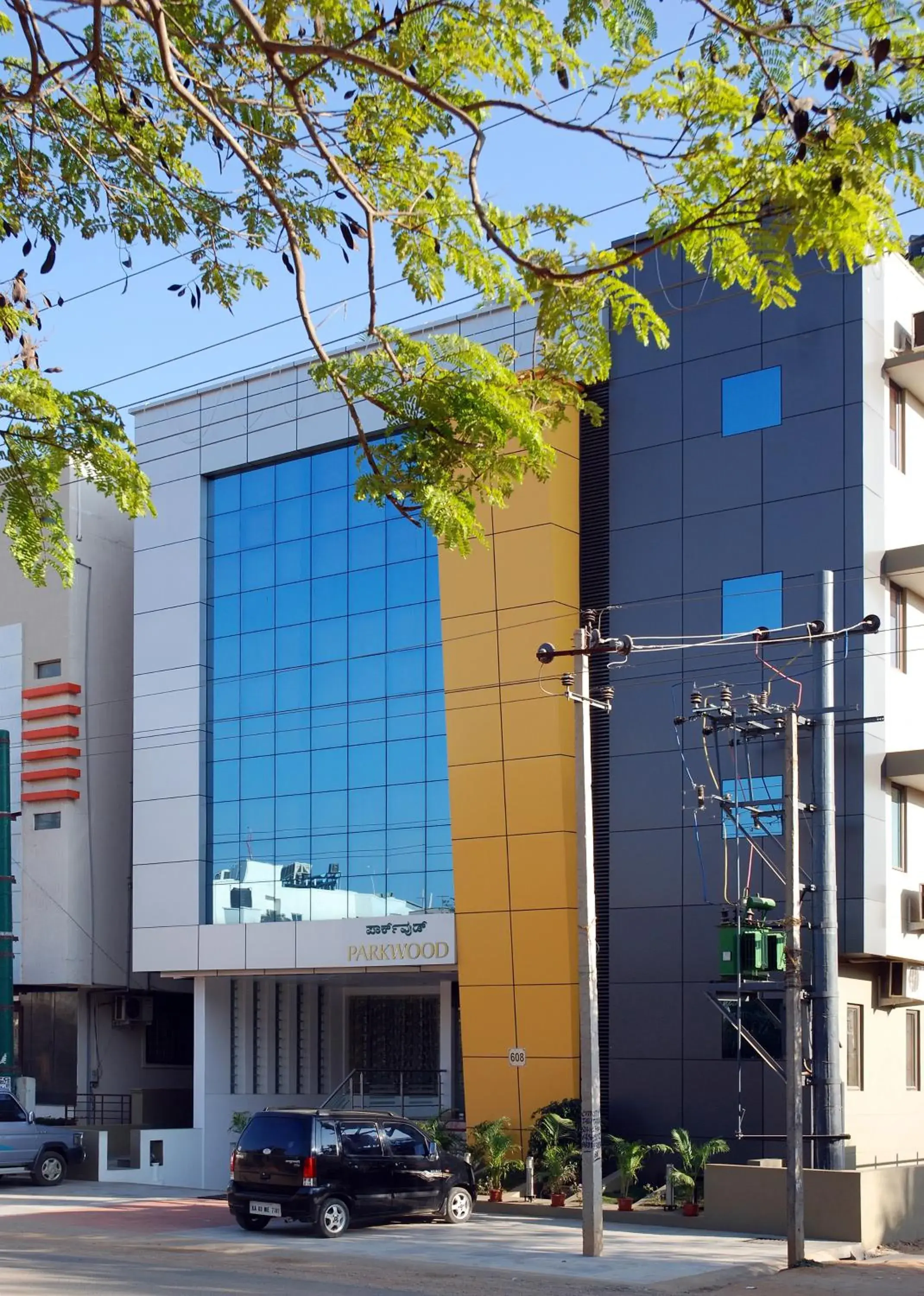 Park Wood Suites-Fully Vaccinated Staff Park Wood Suites-Fully Vaccinated Staff