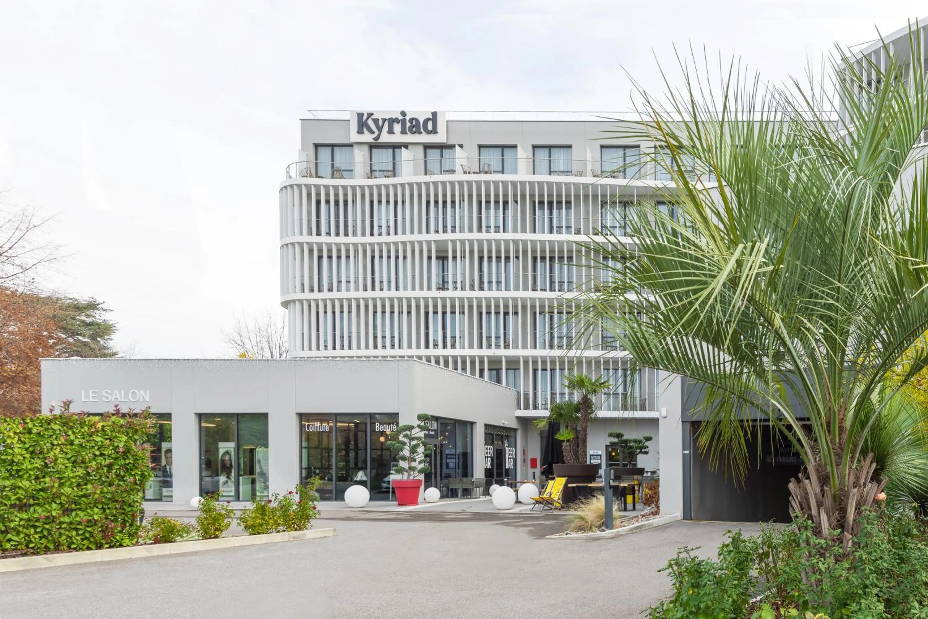 Property building in KYRIAD LYON OUEST Limonest