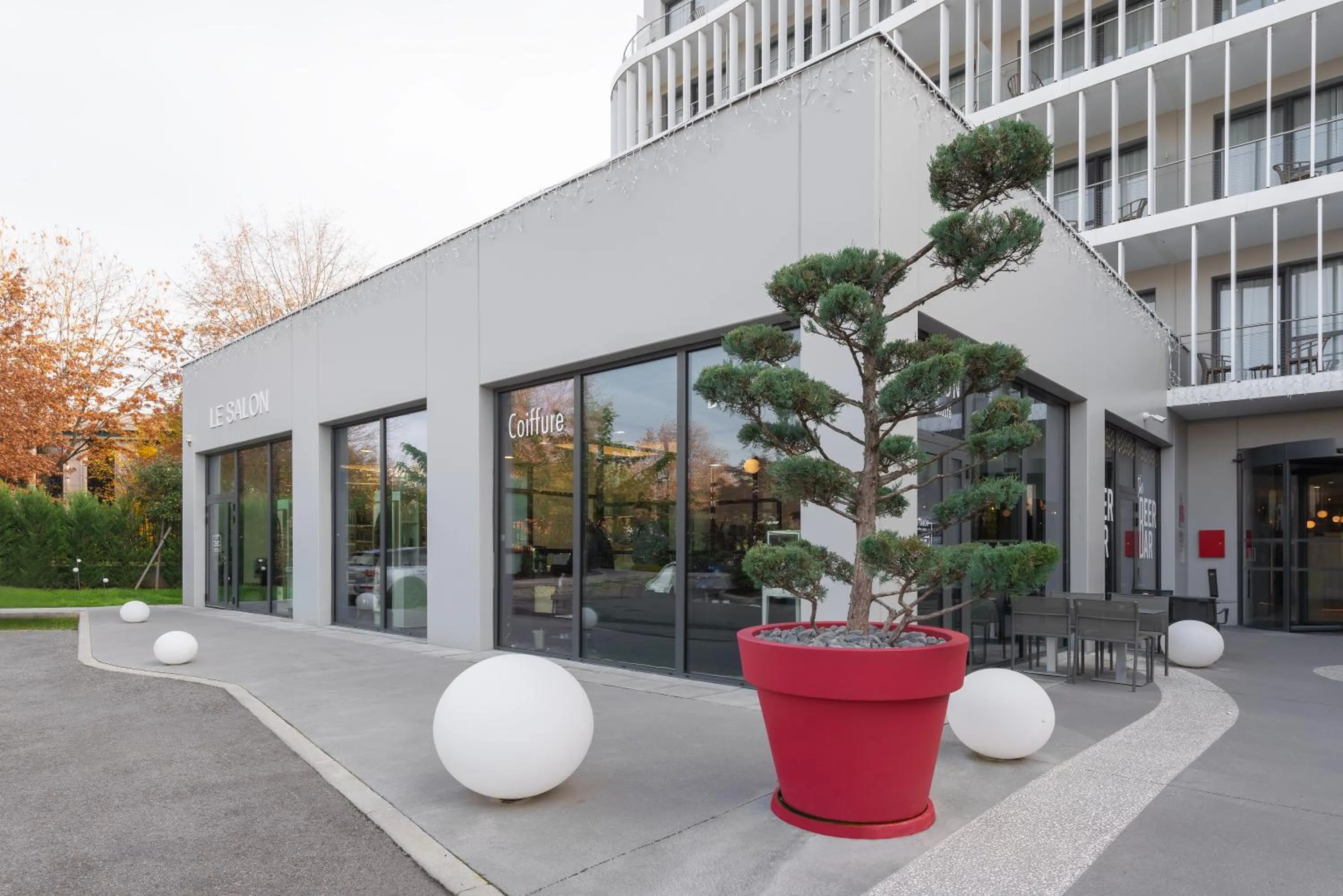 hair dryier in KYRIAD LYON OUEST Limonest