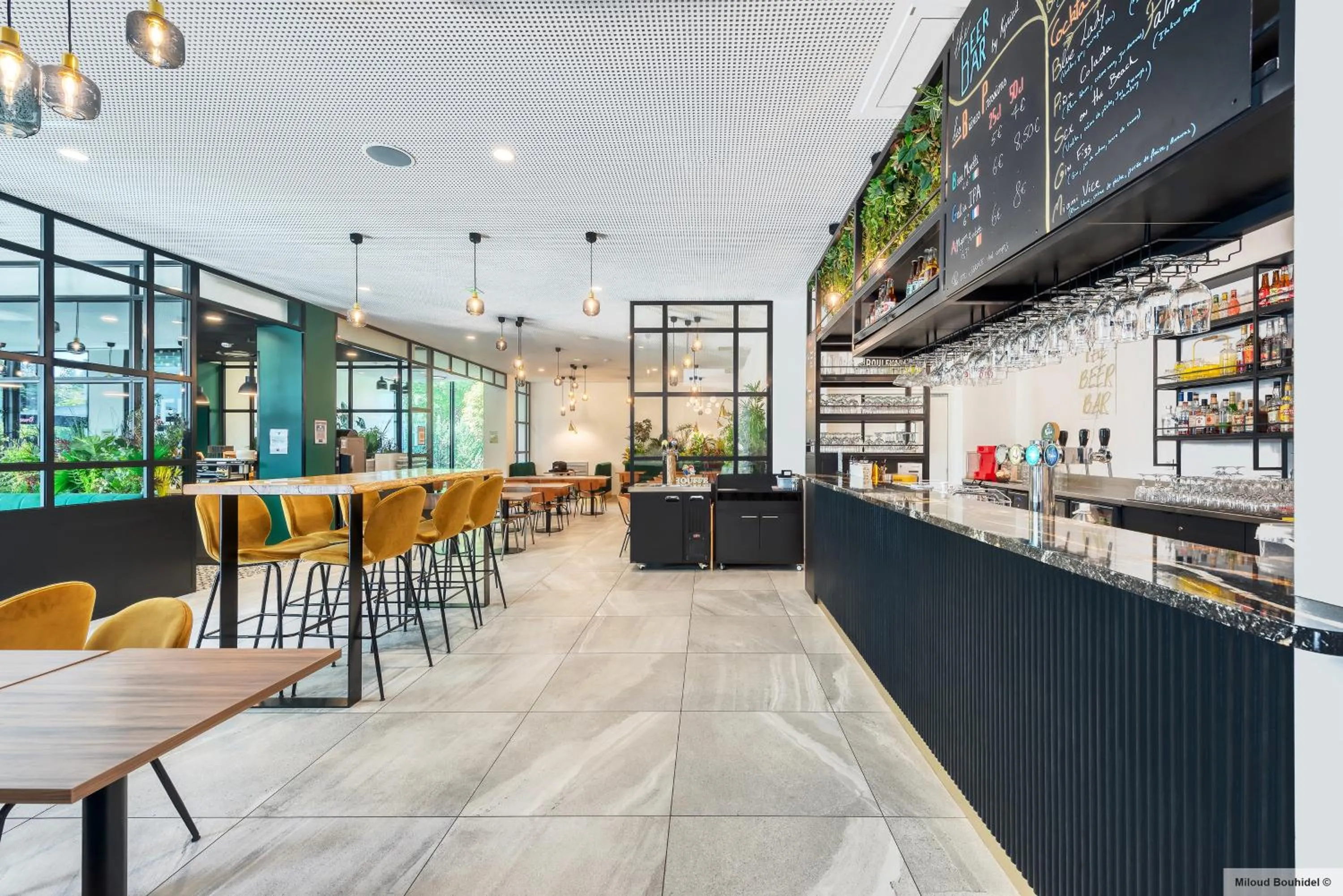 Restaurant/places to eat in KYRIAD LYON OUEST Limonest