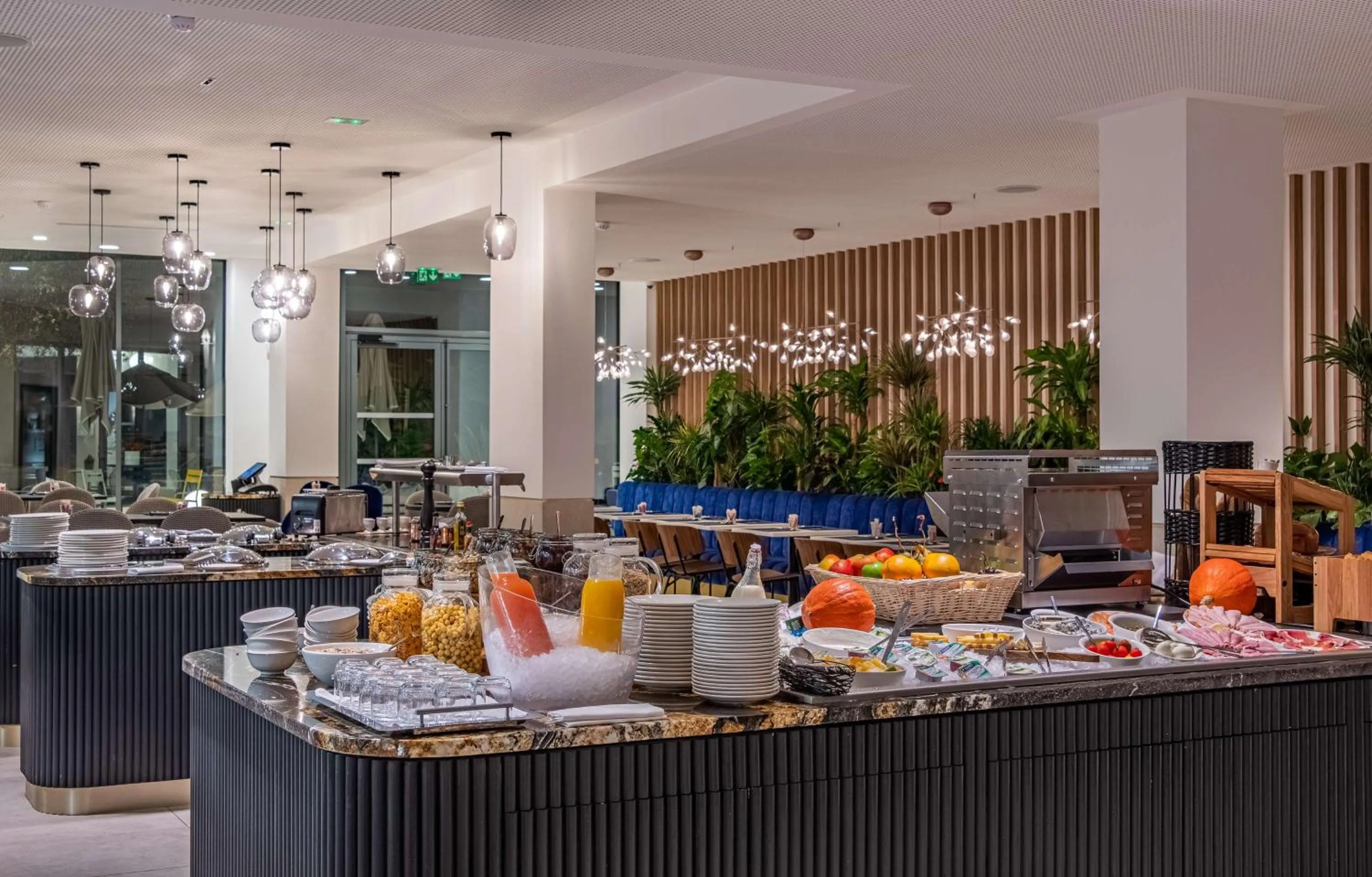 Restaurant/places to eat in GOLDEN TULIP LYON OUEST TECHLID Hotel & Spa