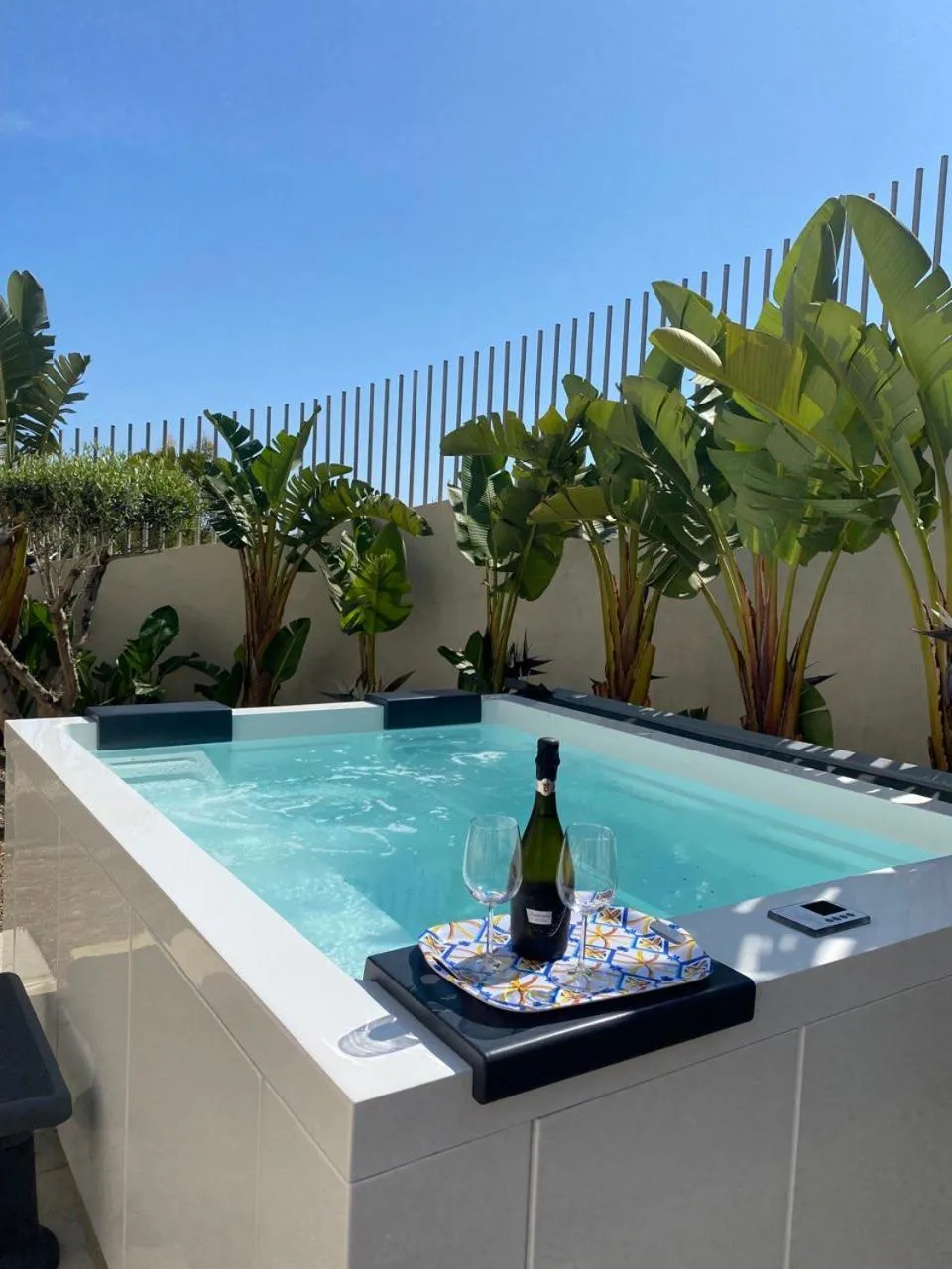 Hot Tub in SOL Y MAR Camere e Appartamenti