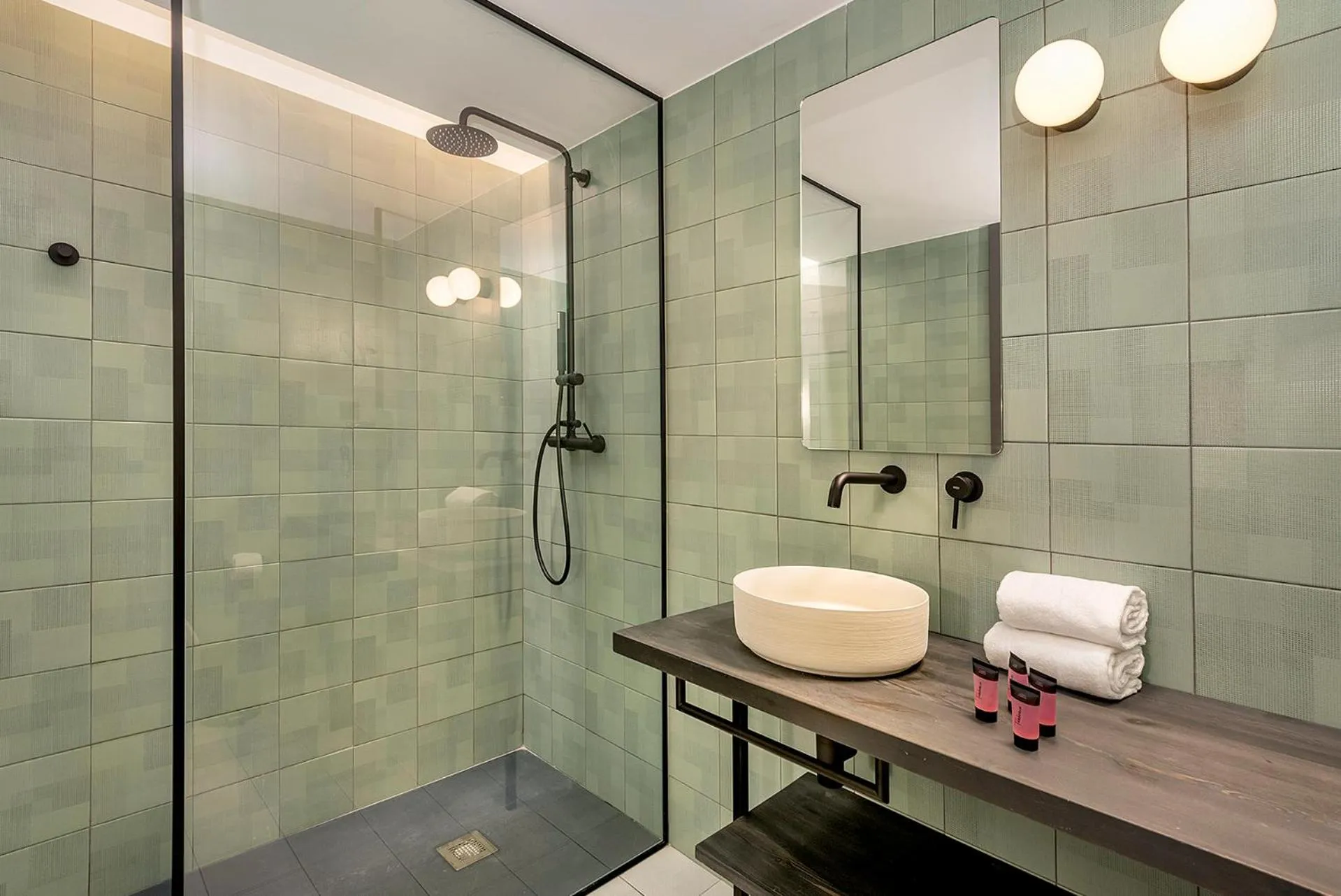 Bathroom in Hotel Orangine