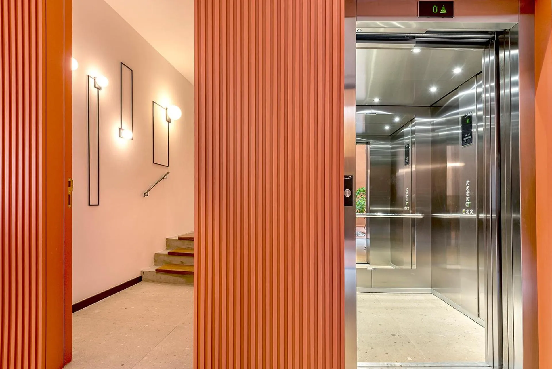 elevator in Hotel Orangine