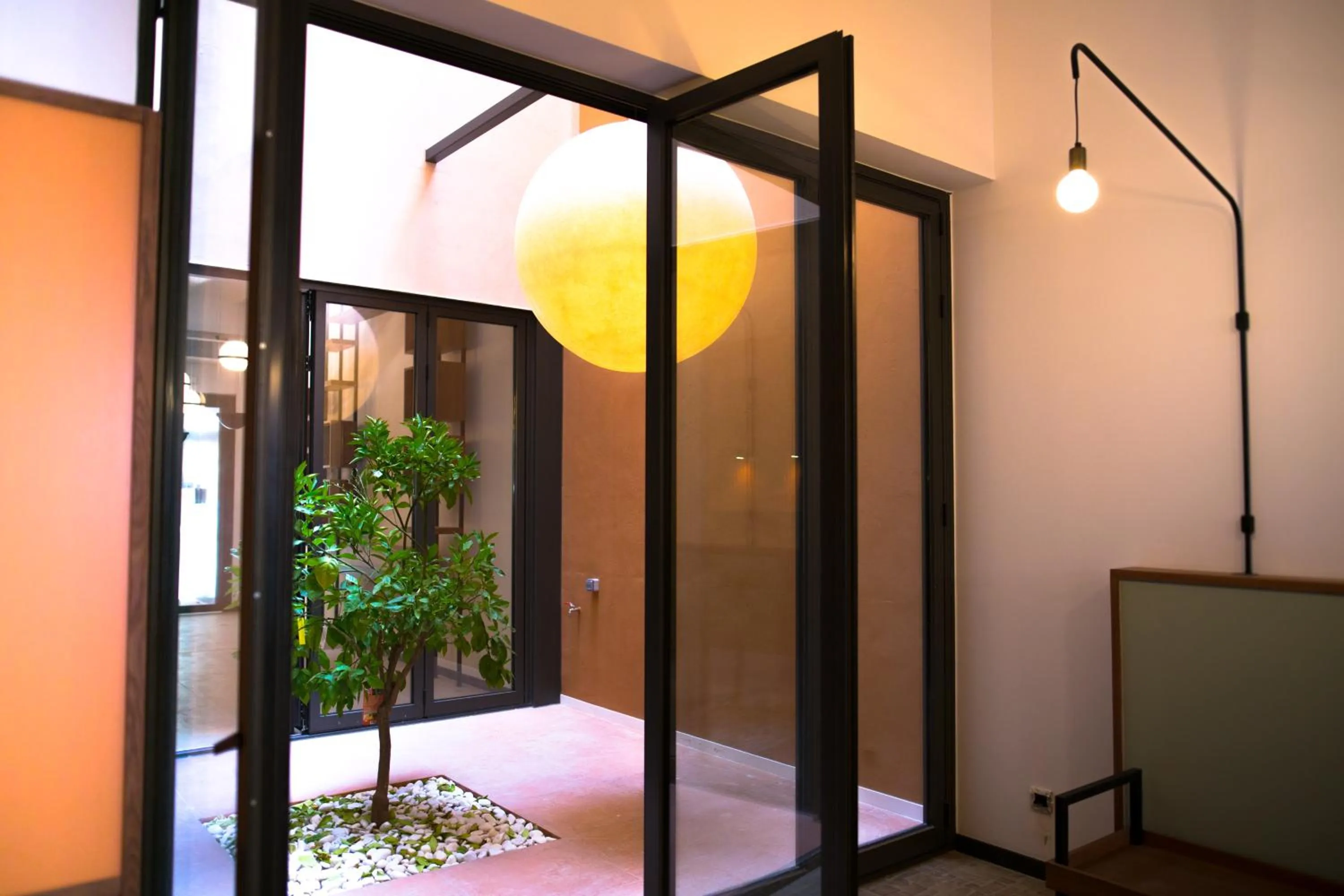 Area and facilities in Hotel Orangine