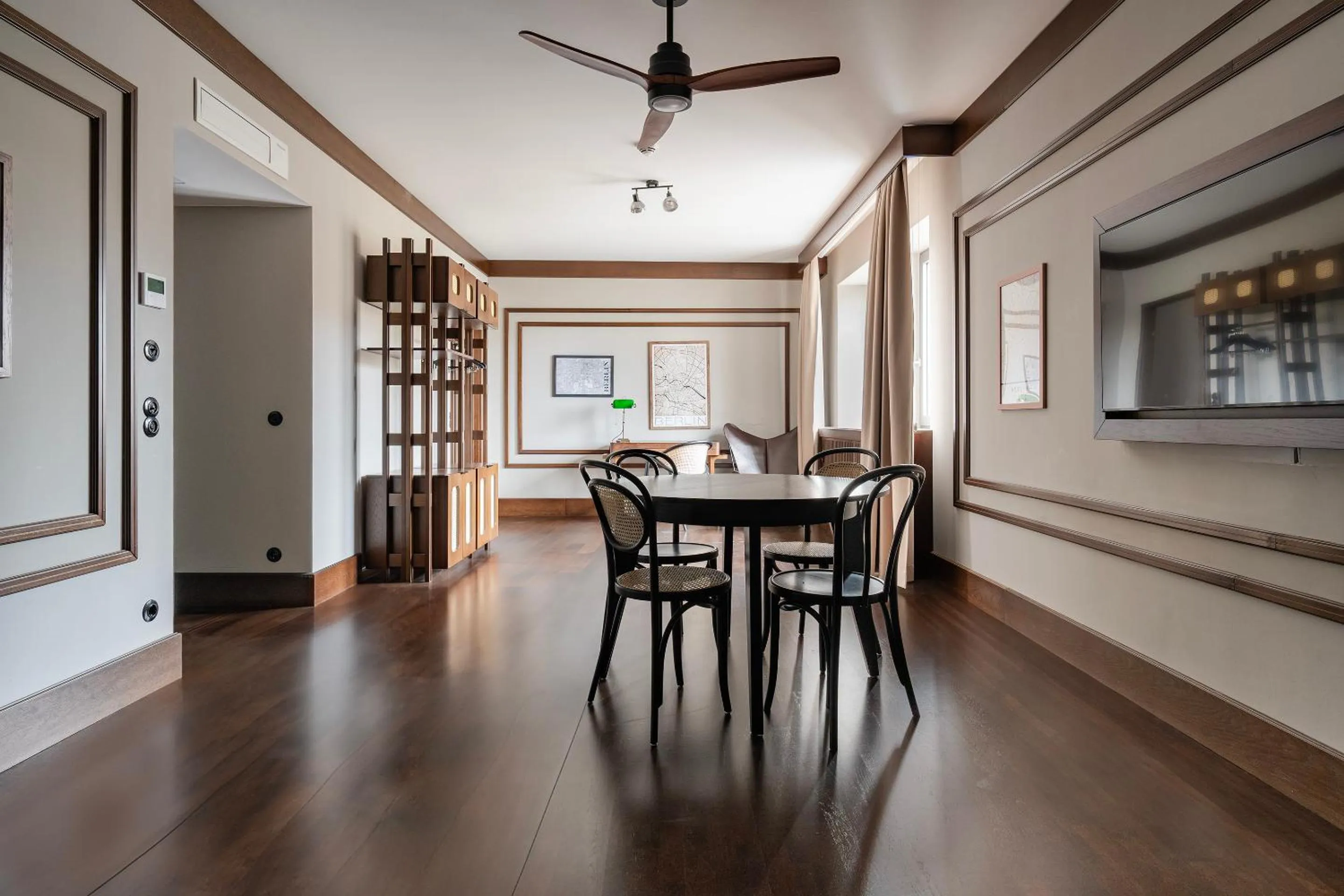 Dining area in Numa Berlin Potsdamer Platz