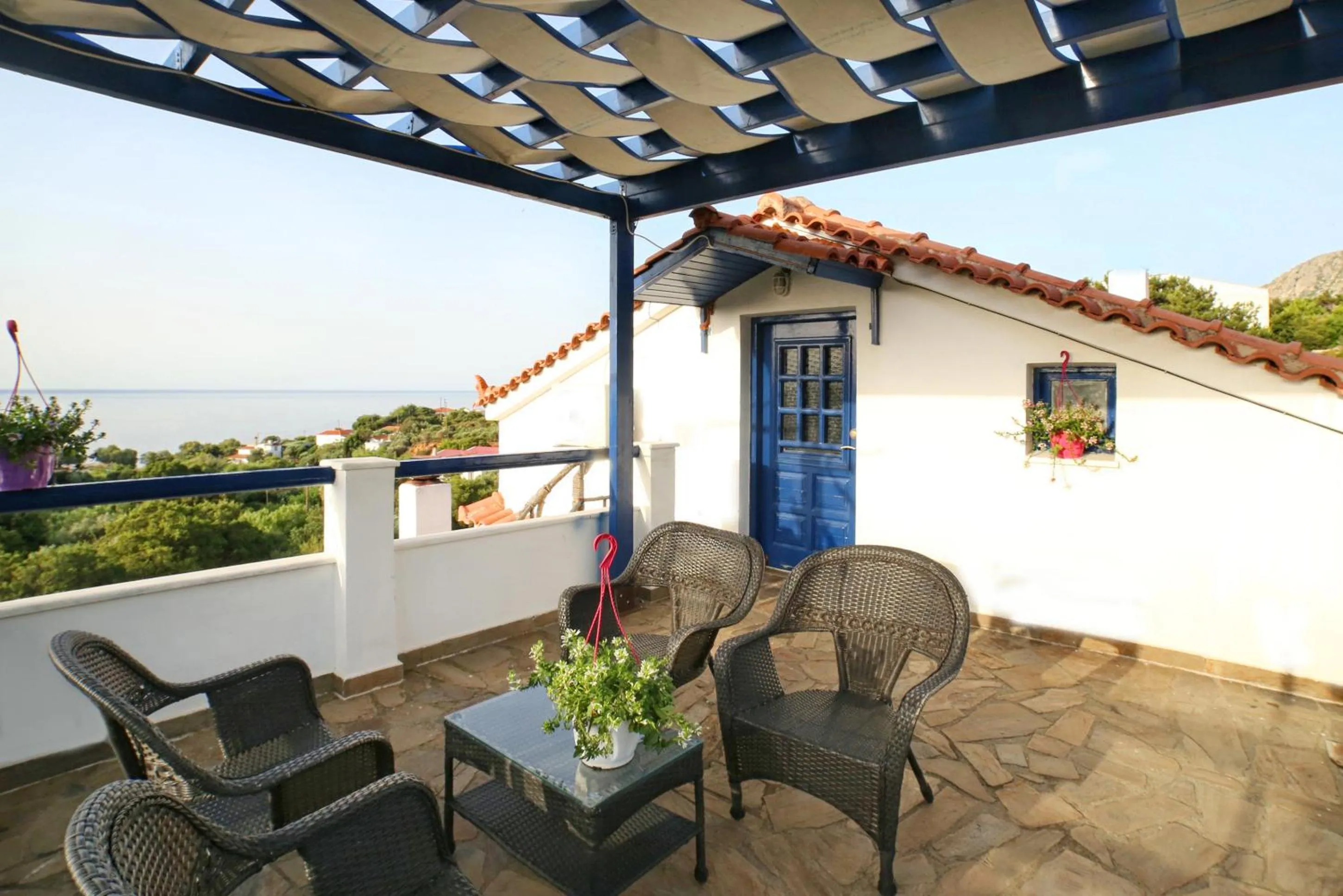 Family Room with Sea View in Captain Ikaros