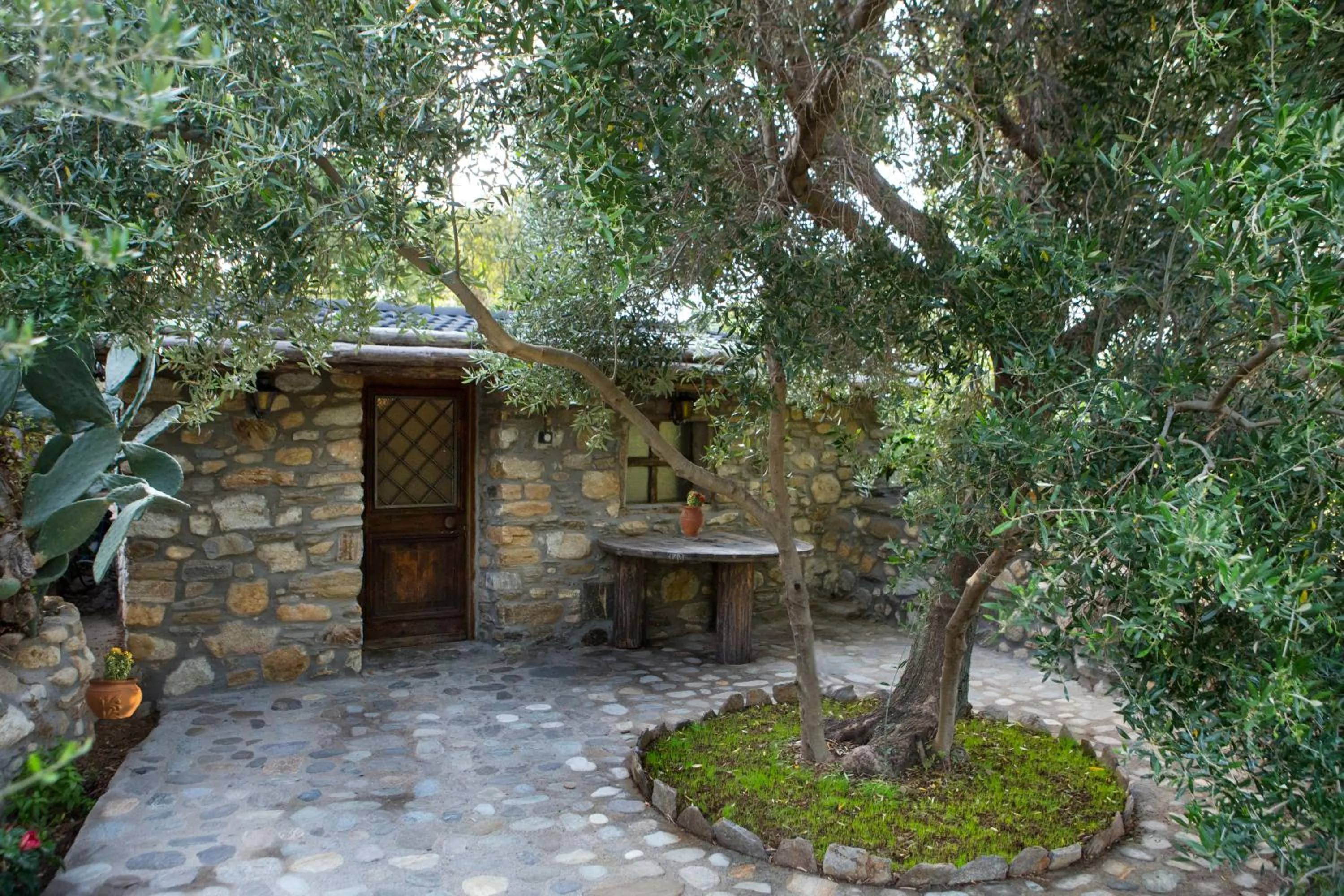 Deluxe Triple Room in Captain Ikaros