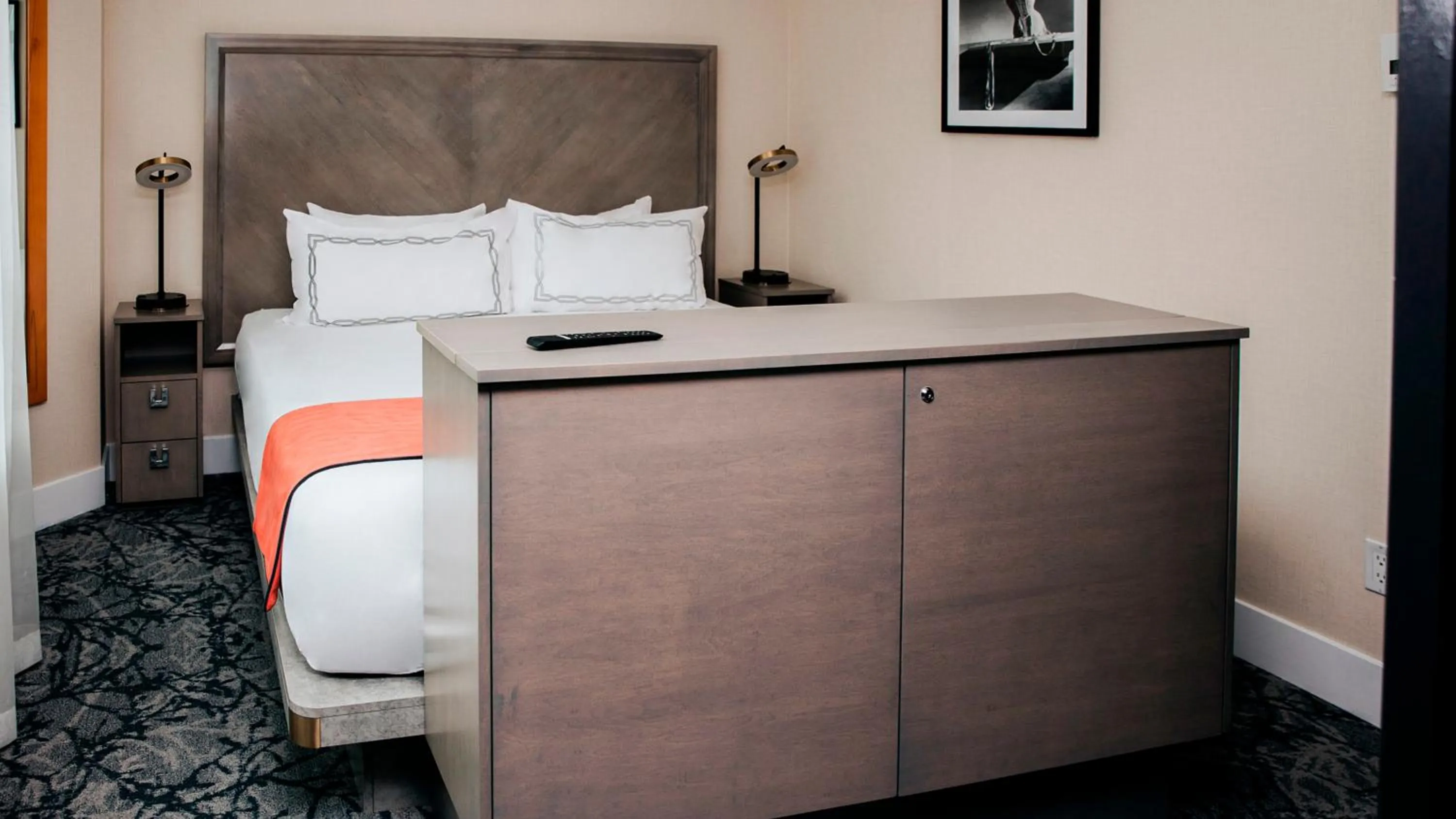 TV and multimedia, Bed in The Parker Hotel and Rooftop