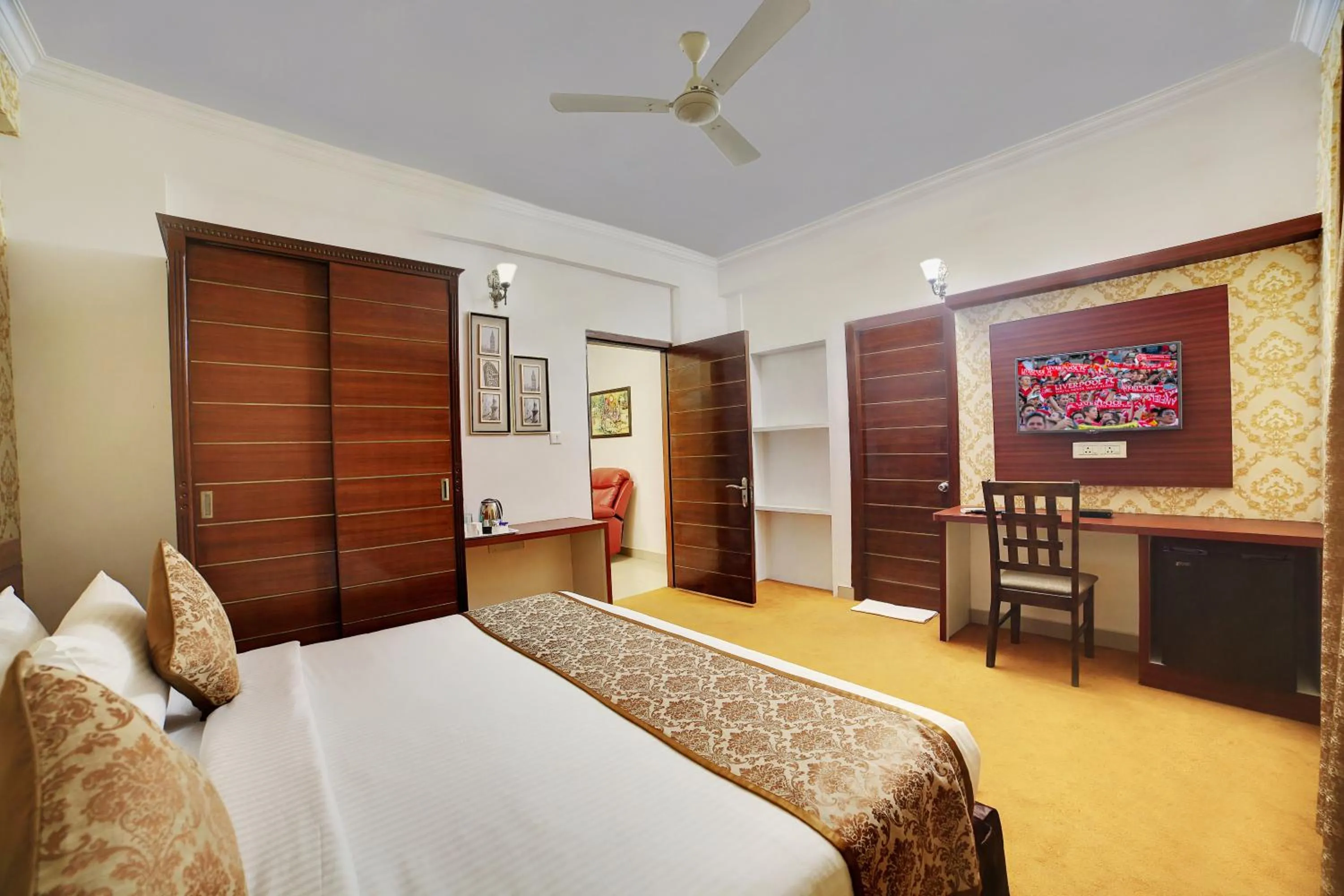 Photo of the whole room, Bed in The Liverpool Blue Hotels