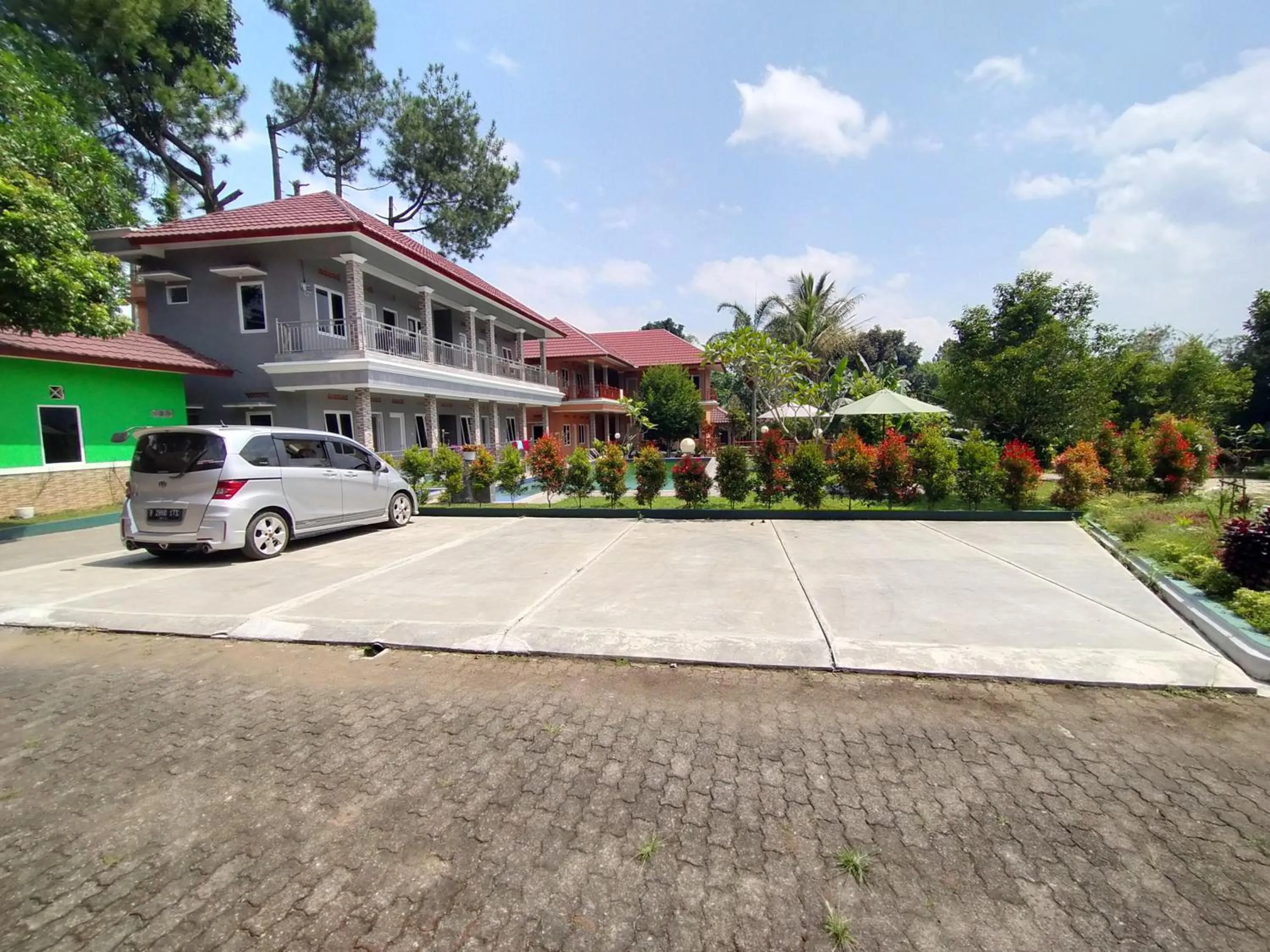 Villa Batu Tua Puncak Mitra RedDoorz