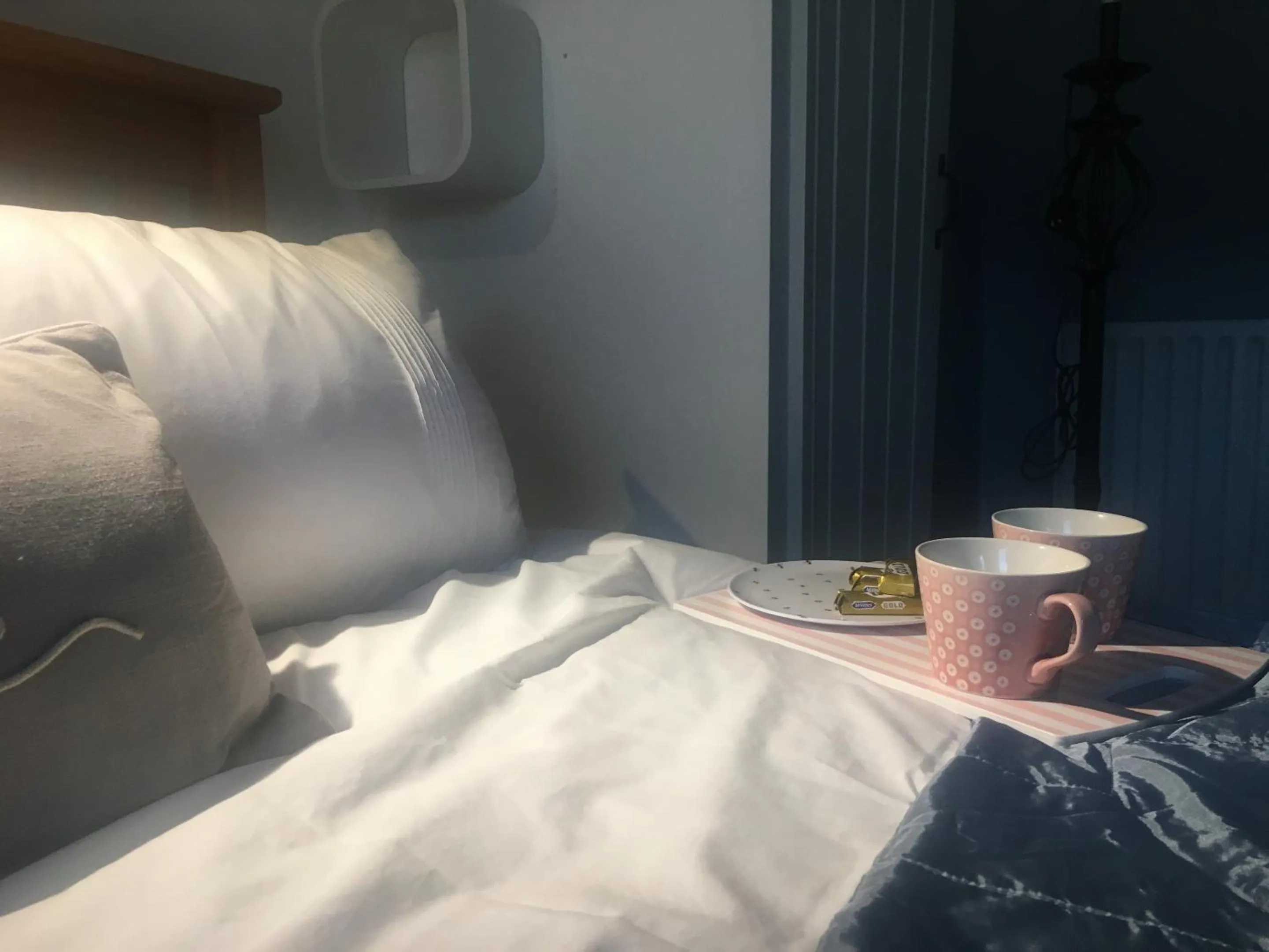 Bedroom, Bed in Driftwood Loft